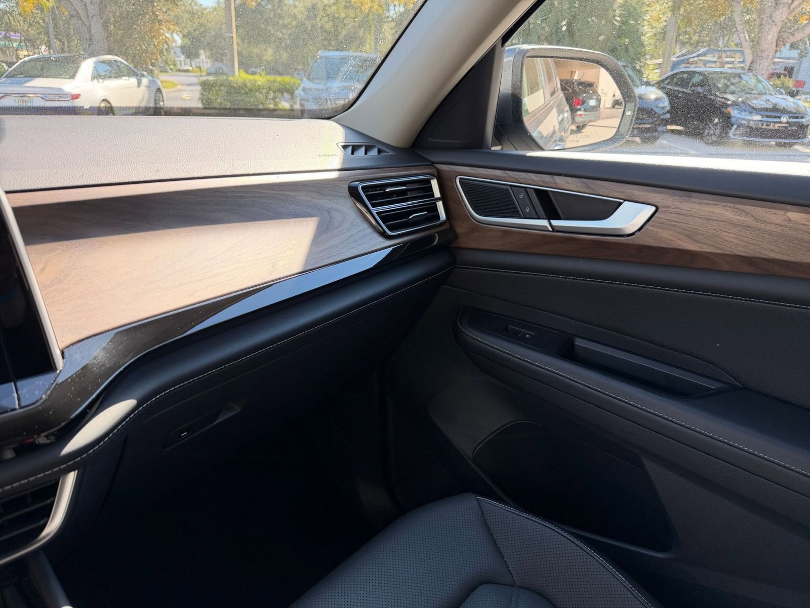 Thumbnail: 2025 Volkswagen Atlas - 29