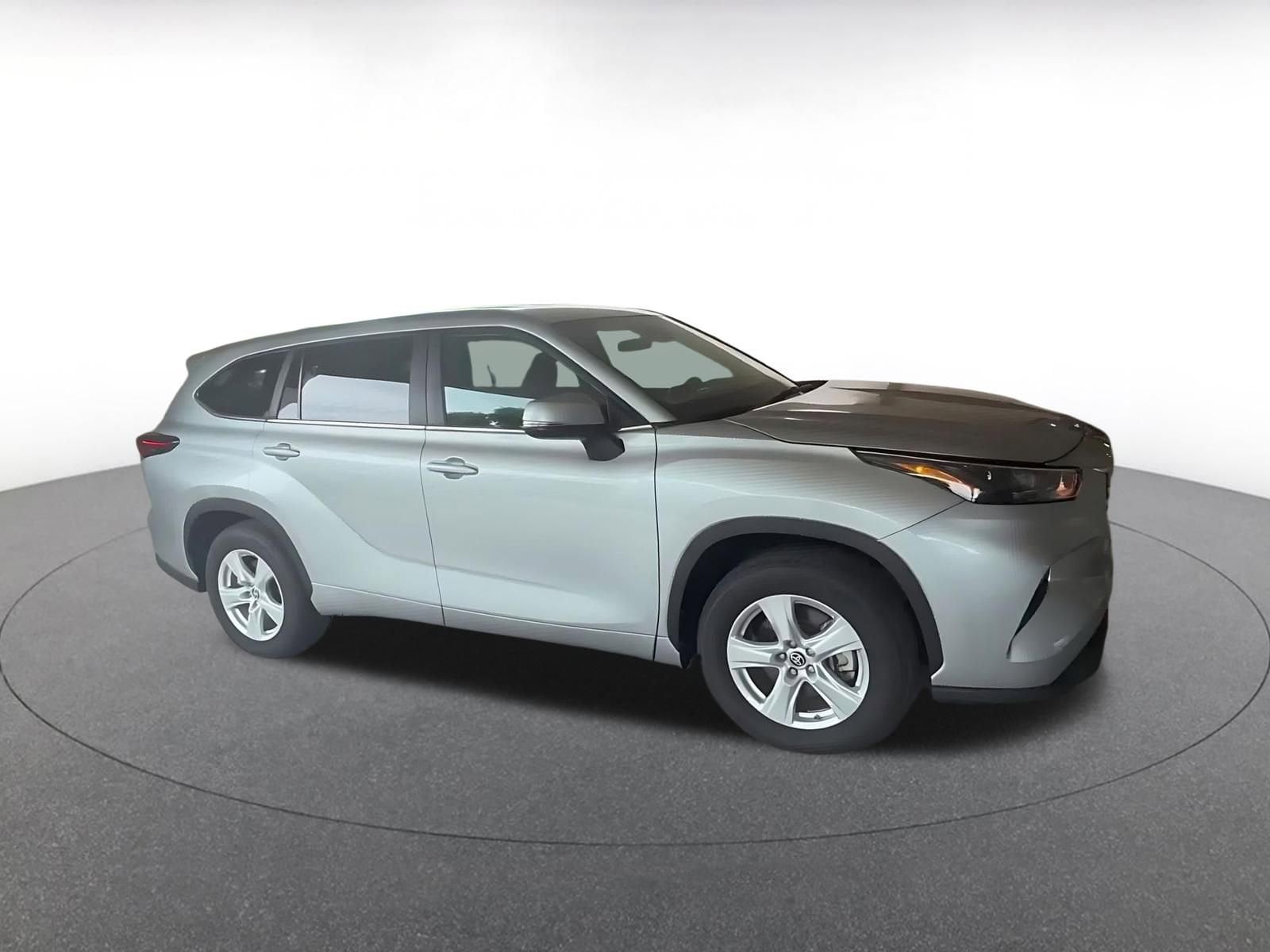 Thumbnail: 2025 Toyota Highlander - 2