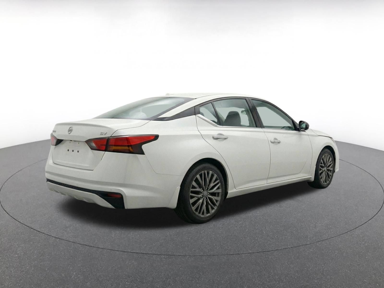Thumbnail: 2025 Nissan Altima - 8