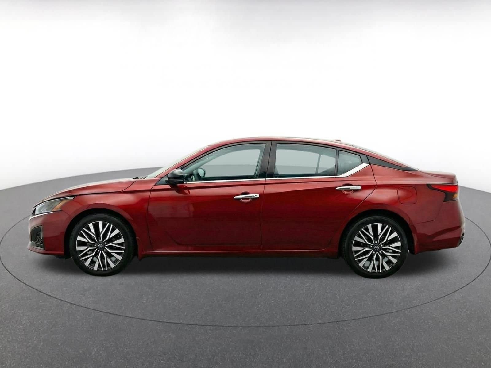 Thumbnail: 2025 Nissan Altima - 9