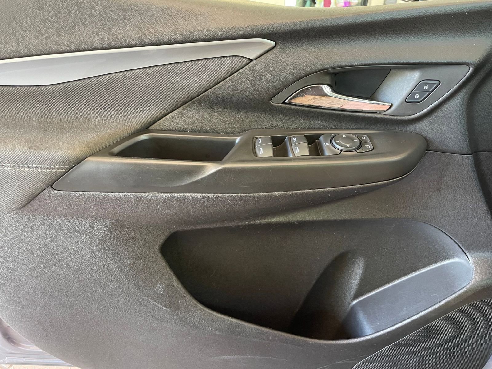 Thumbnail: 2023 Chevrolet Bolt EV - 24