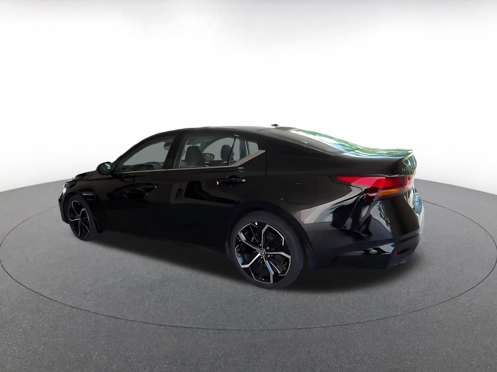 Thumbnail: 2025 Nissan Altima - 10
