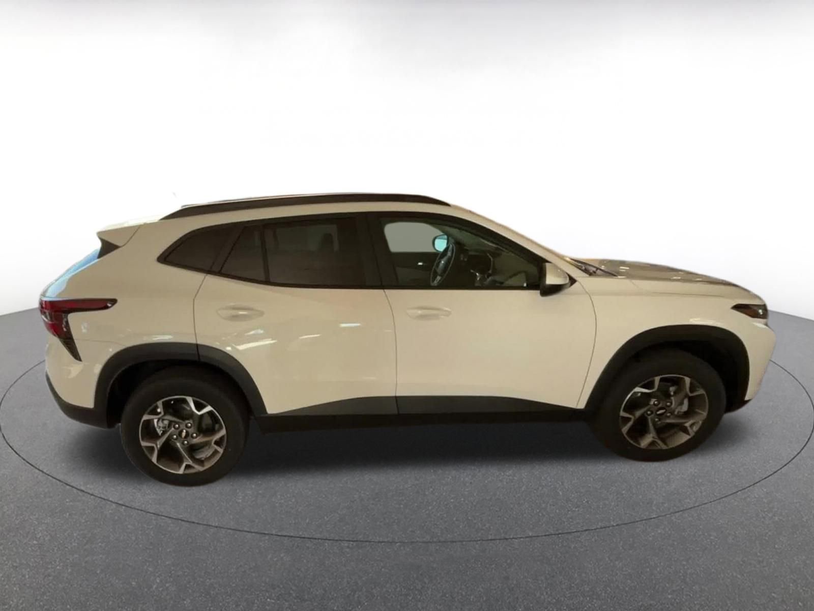 Thumbnail: 2025 Chevrolet Trax - 16