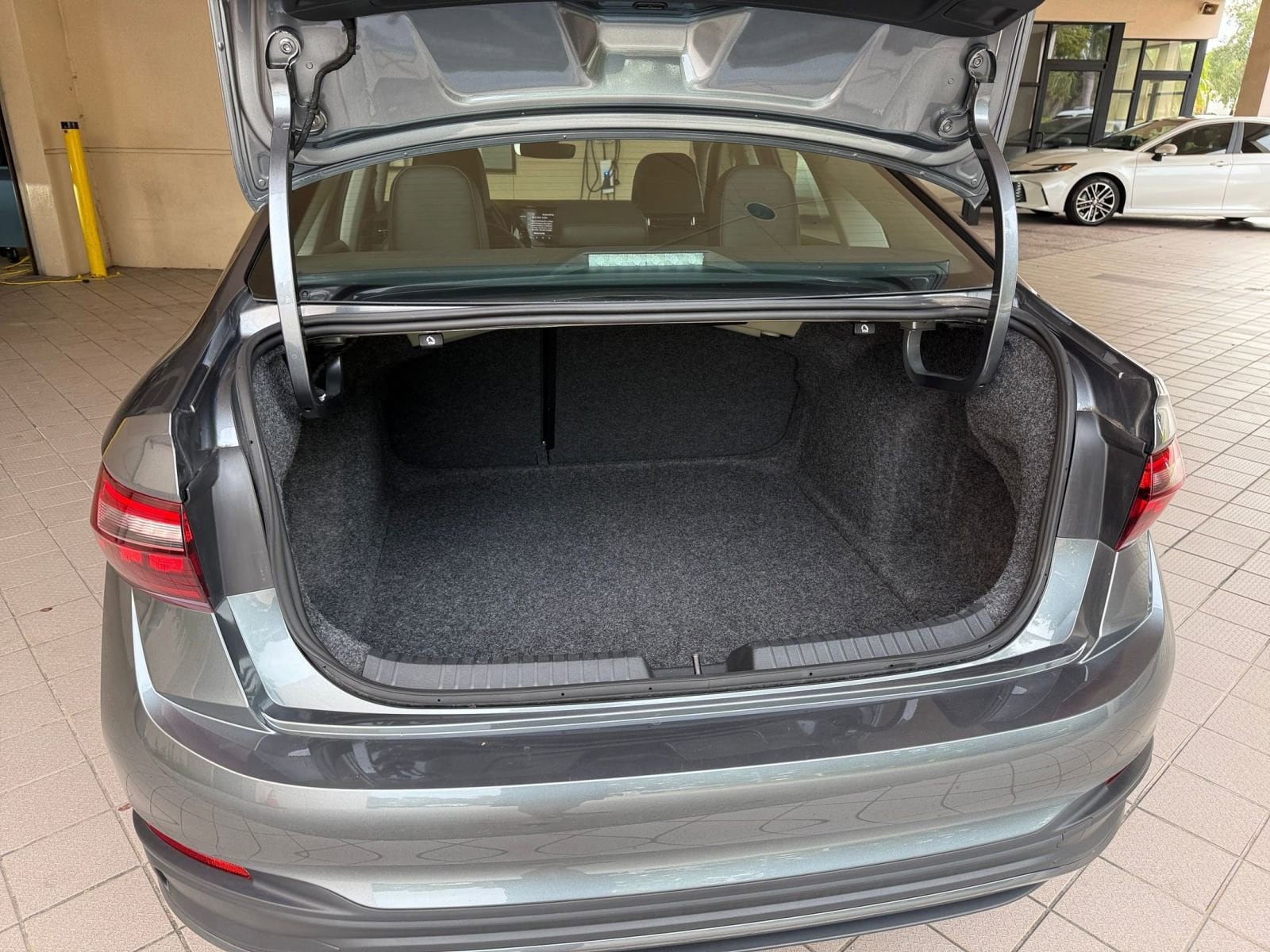 Thumbnail: 2025 Volkswagen Jetta - 24