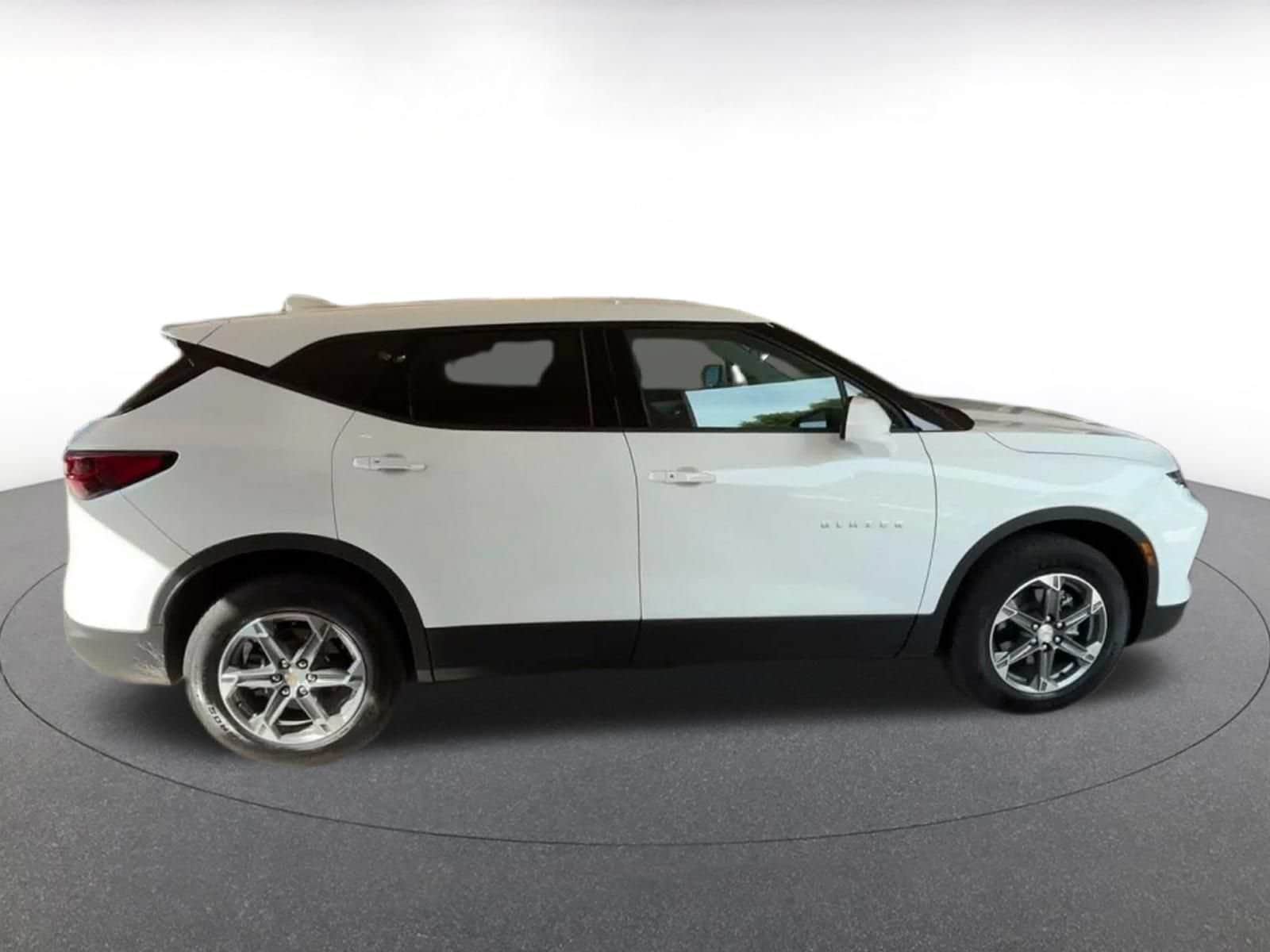 Thumbnail: 2026 Chevrolet Blazer - 16