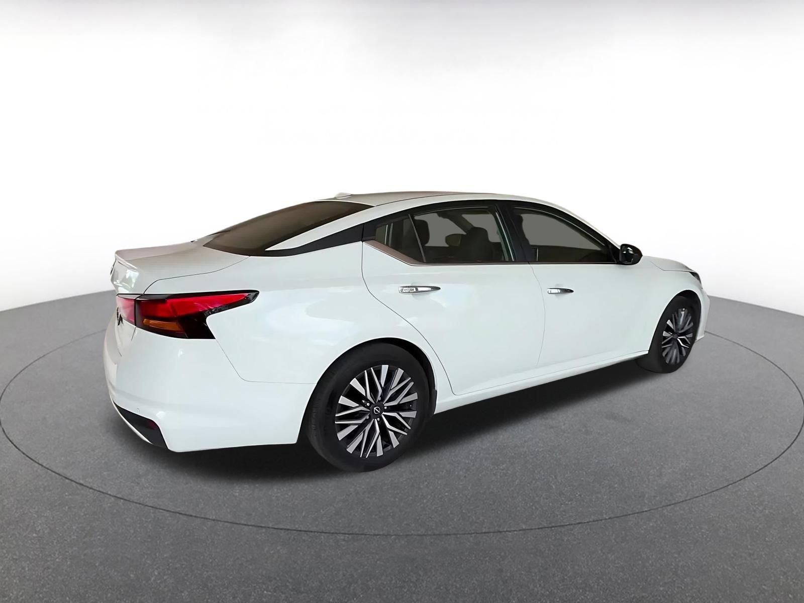 Thumbnail: 2025 Nissan Altima - 14