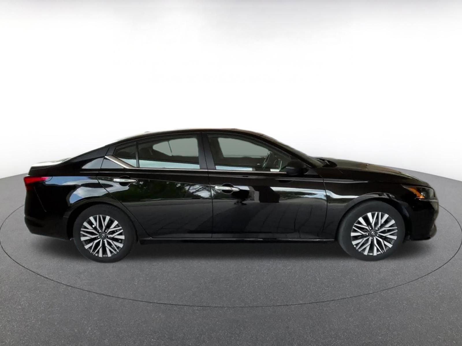 Thumbnail: 2025 Nissan Altima - 15