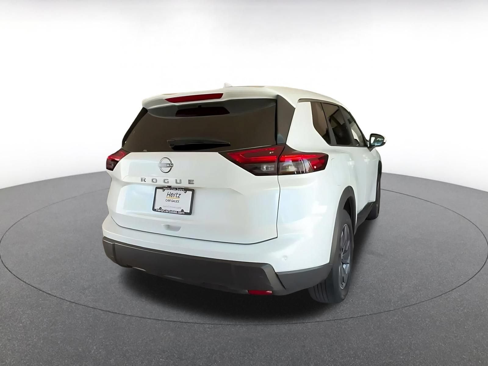 2025 Nissan Rogue SV - Photo 13