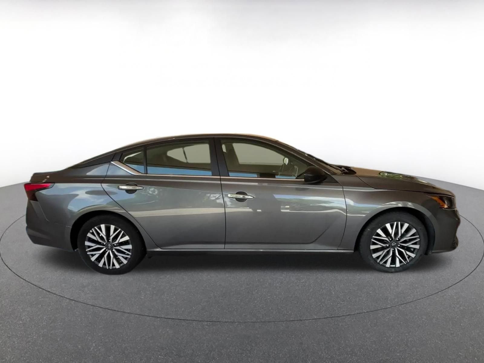Thumbnail: 2025 Nissan Altima - 16