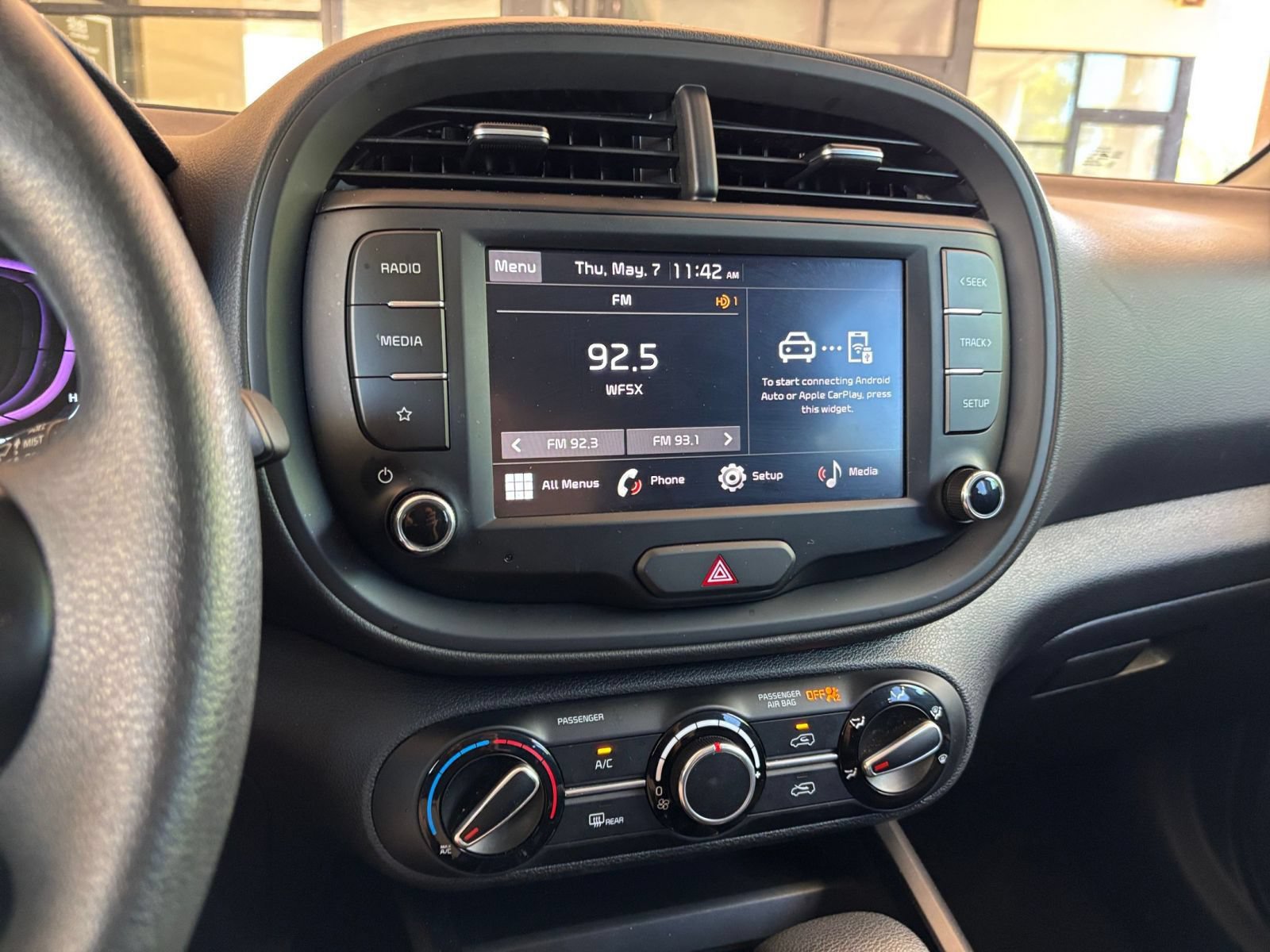 2025 Kia Soul LX - Photo 14