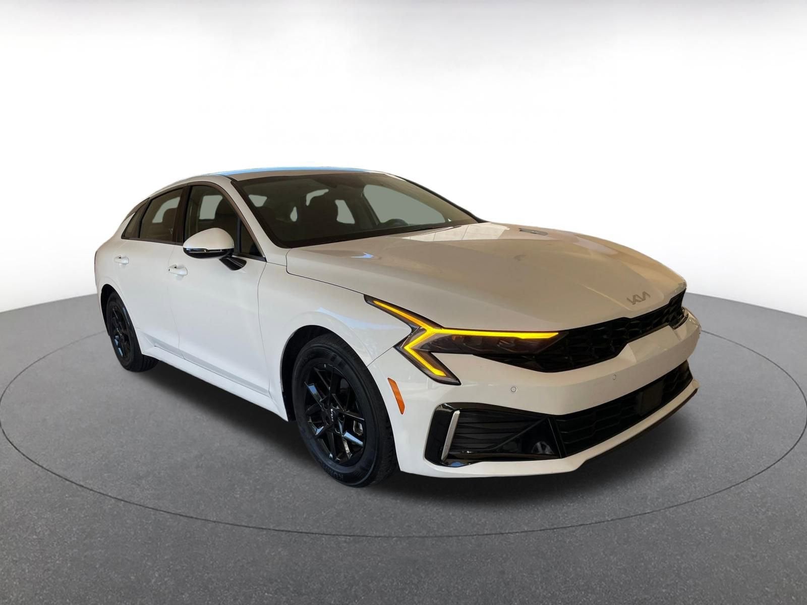 Thumbnail: 2025 Kia K5 - 1