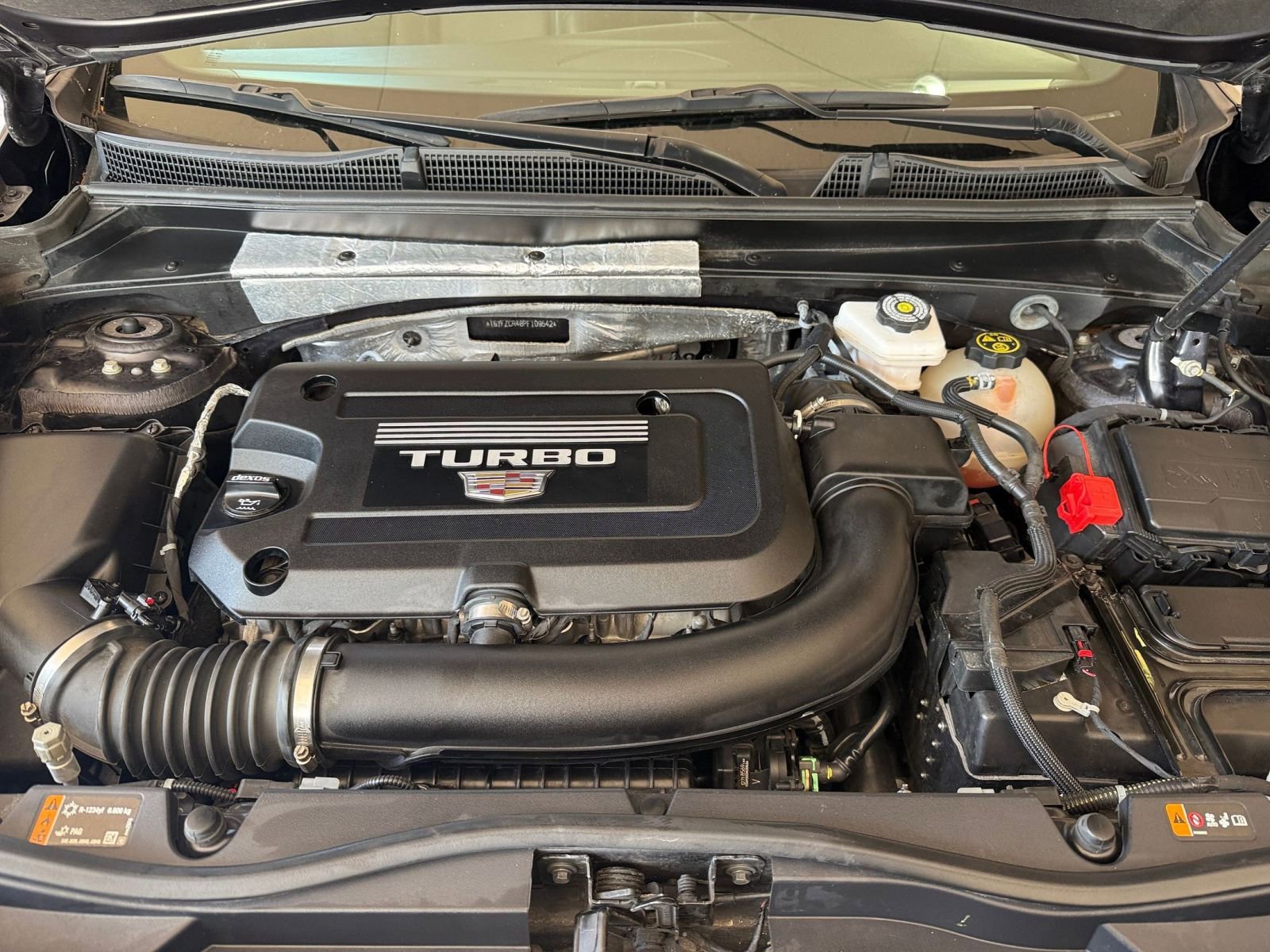 Thumbnail: 2023 Cadillac XT4 - 25