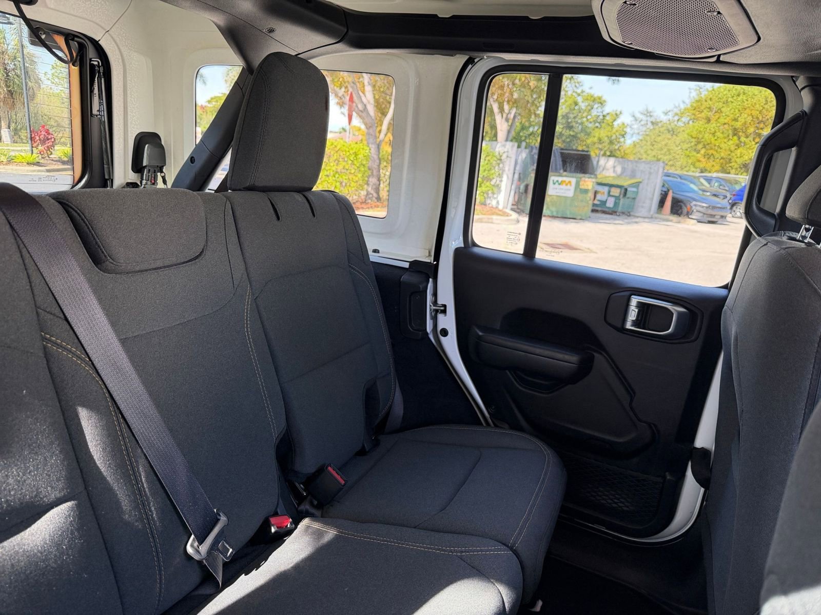 Thumbnail: 2025 Jeep Wrangler - 31