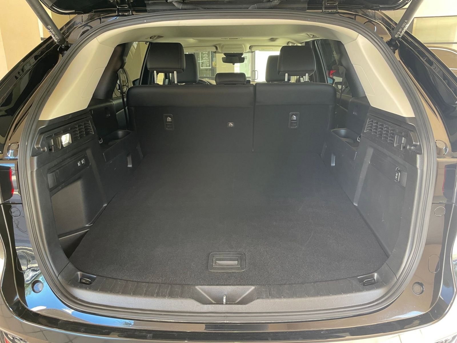 Thumbnail: 2025 Mazda CX-70 - 31