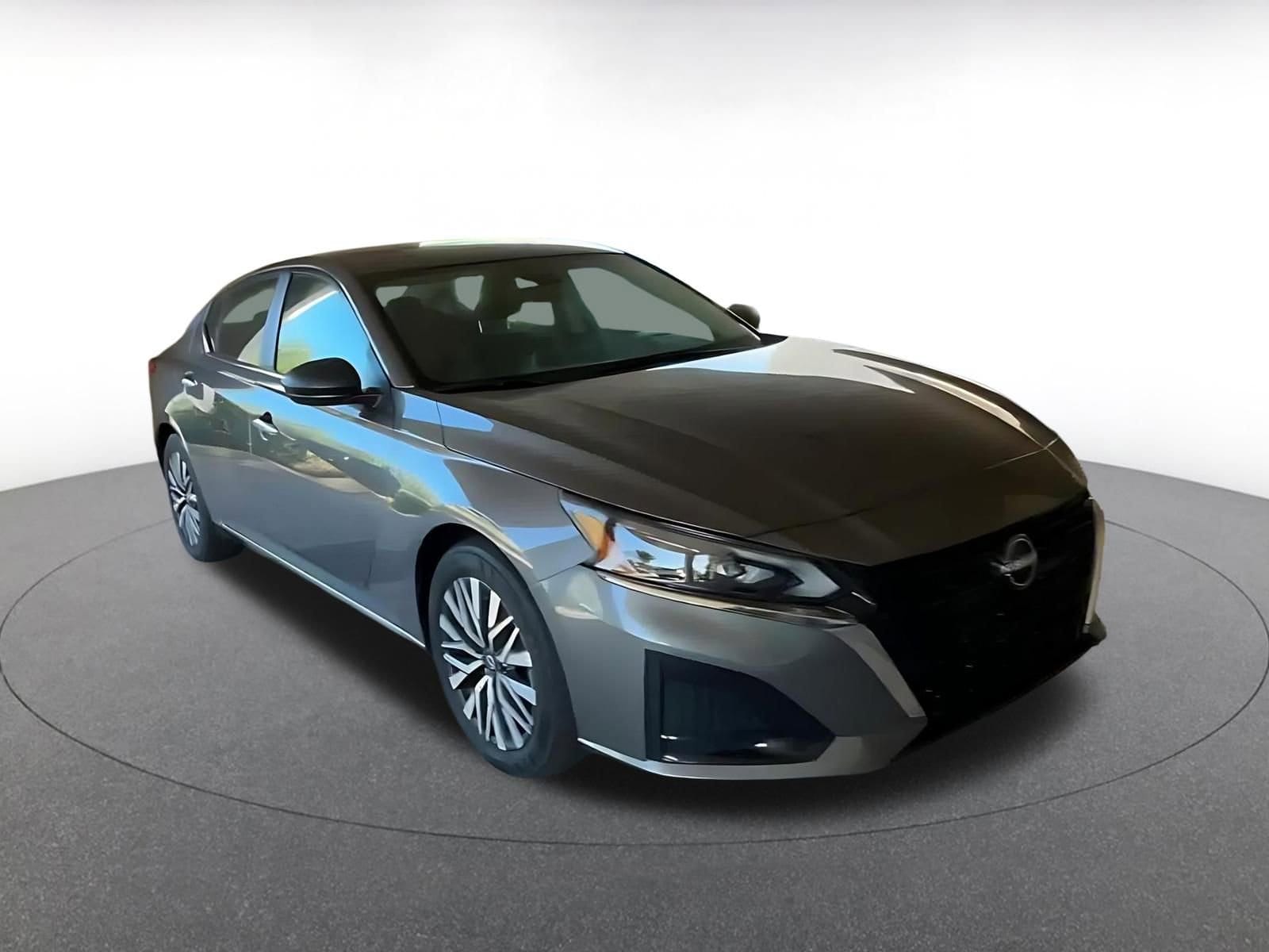 Thumbnail: 2025 Nissan Altima - 3