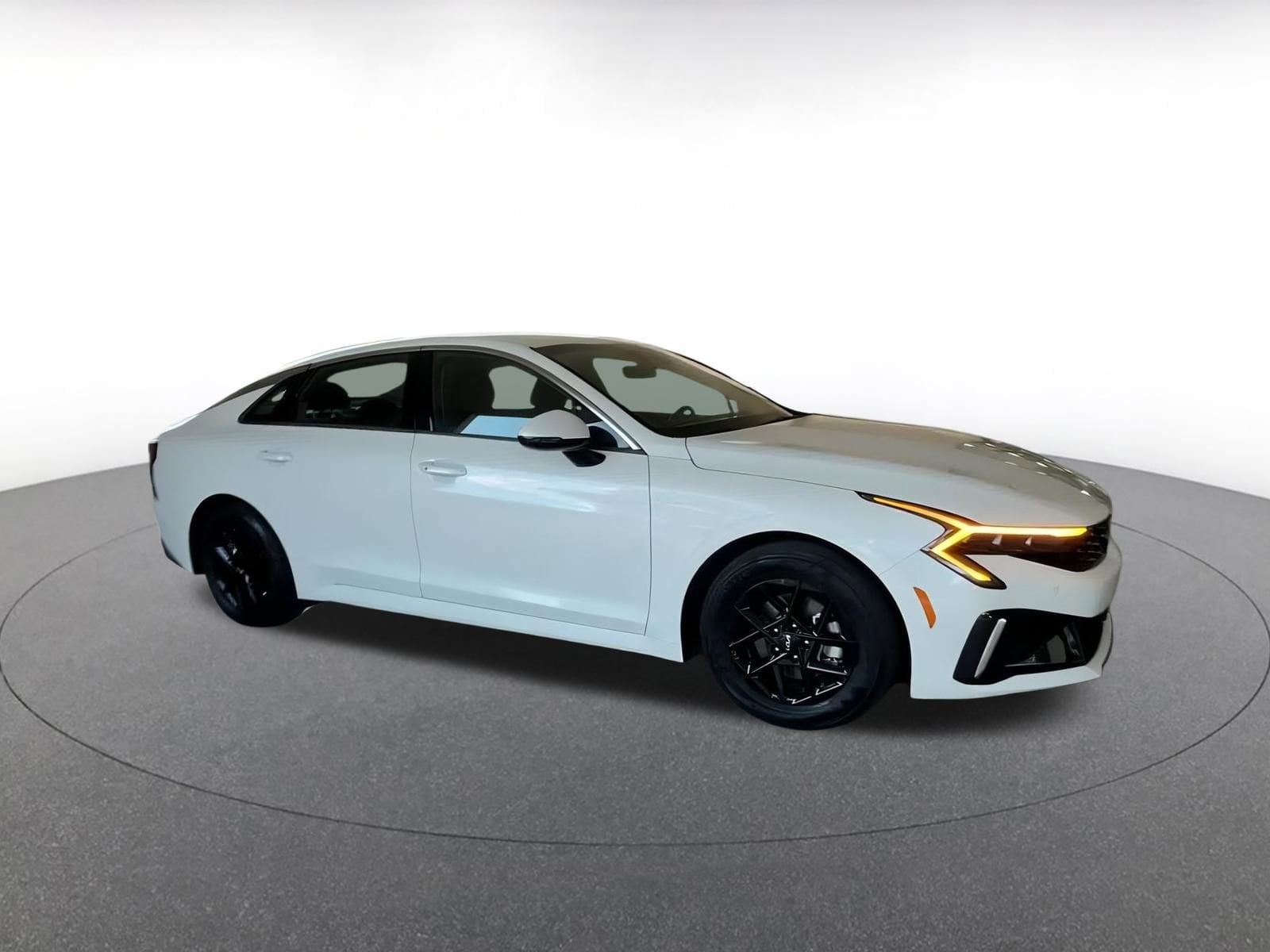 Thumbnail: 2025 Kia K5 - 2