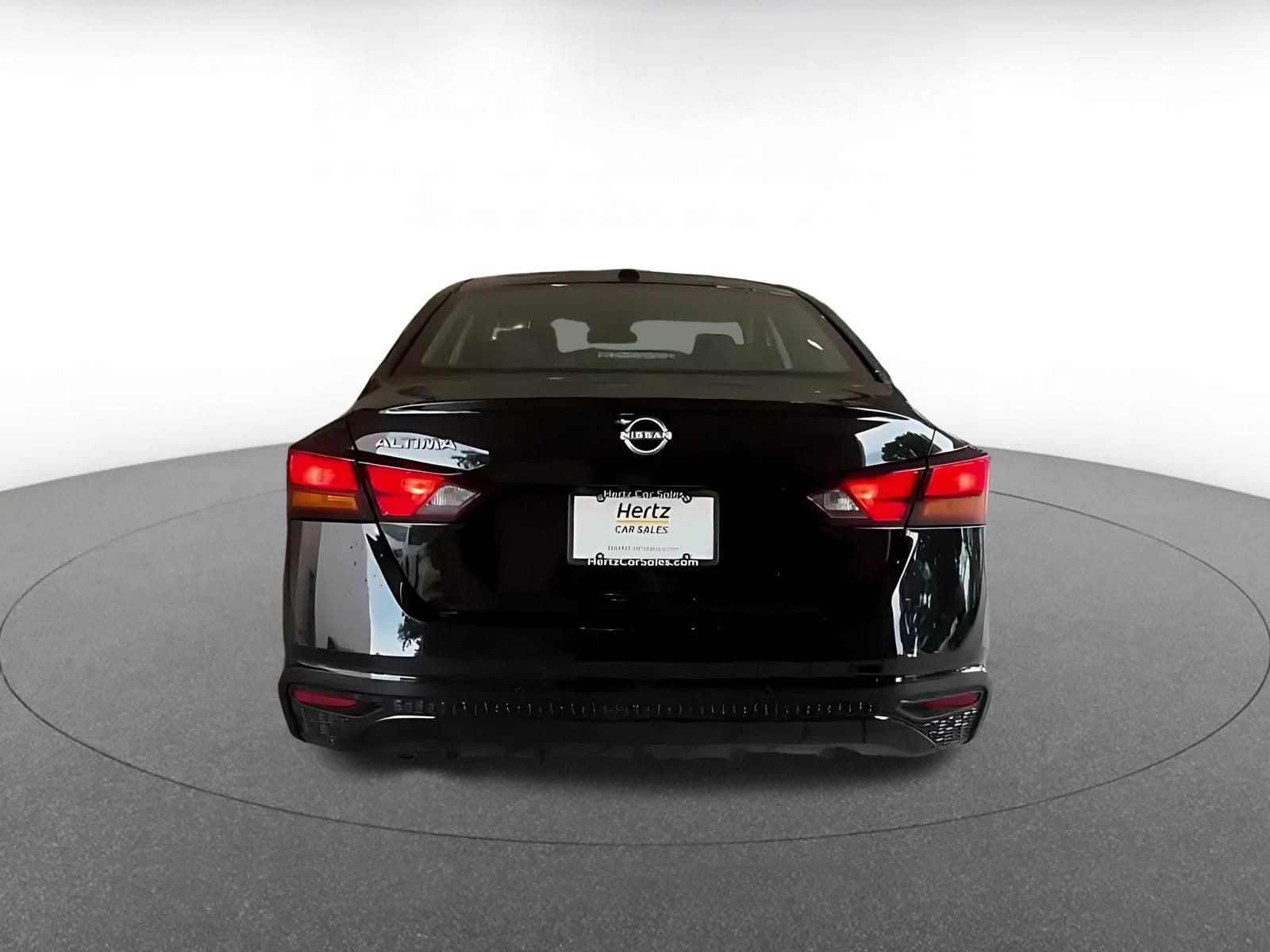 Thumbnail: 2025 Nissan Altima - 9