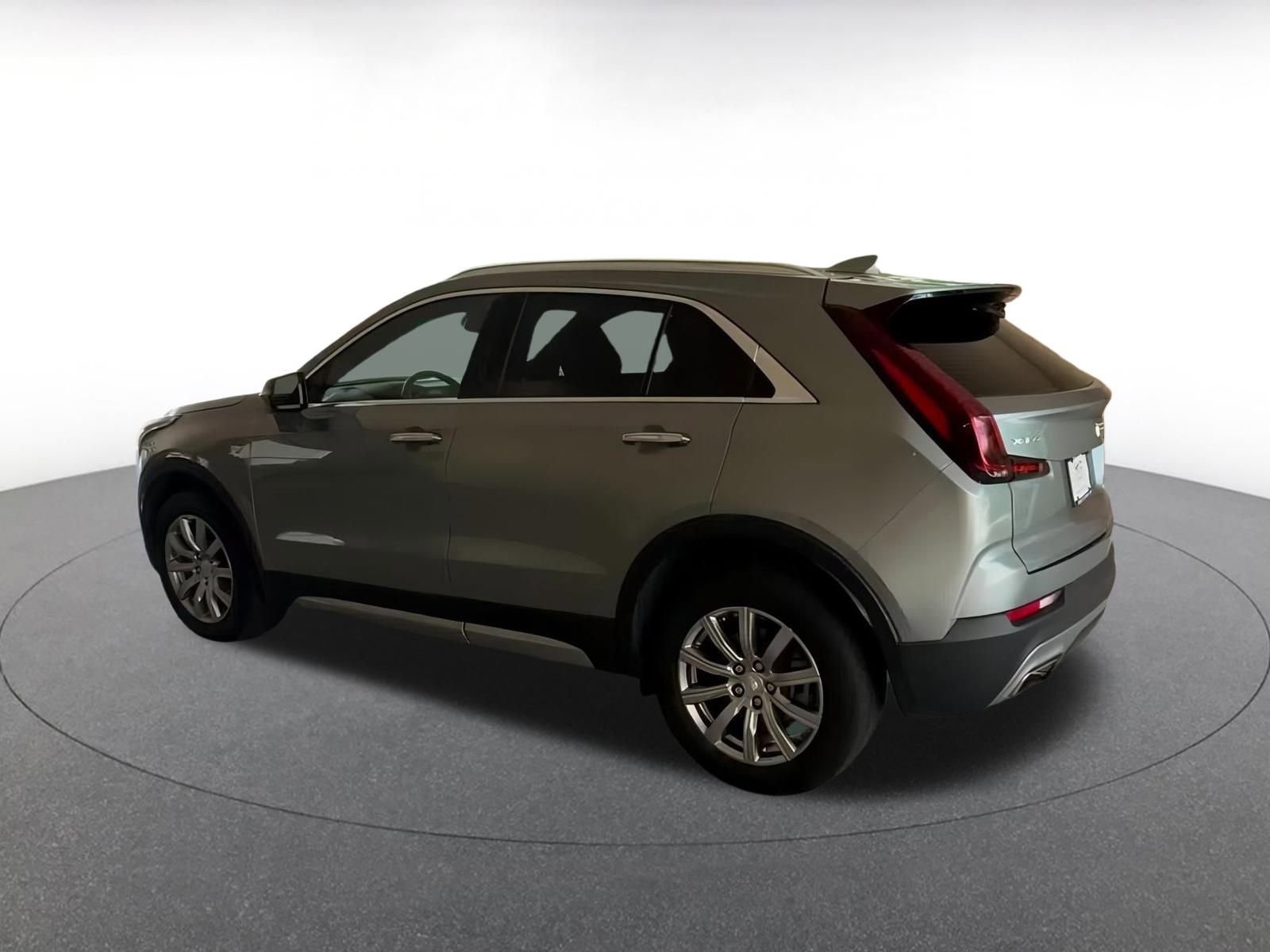 Thumbnail: 2023 Cadillac XT4 - 10