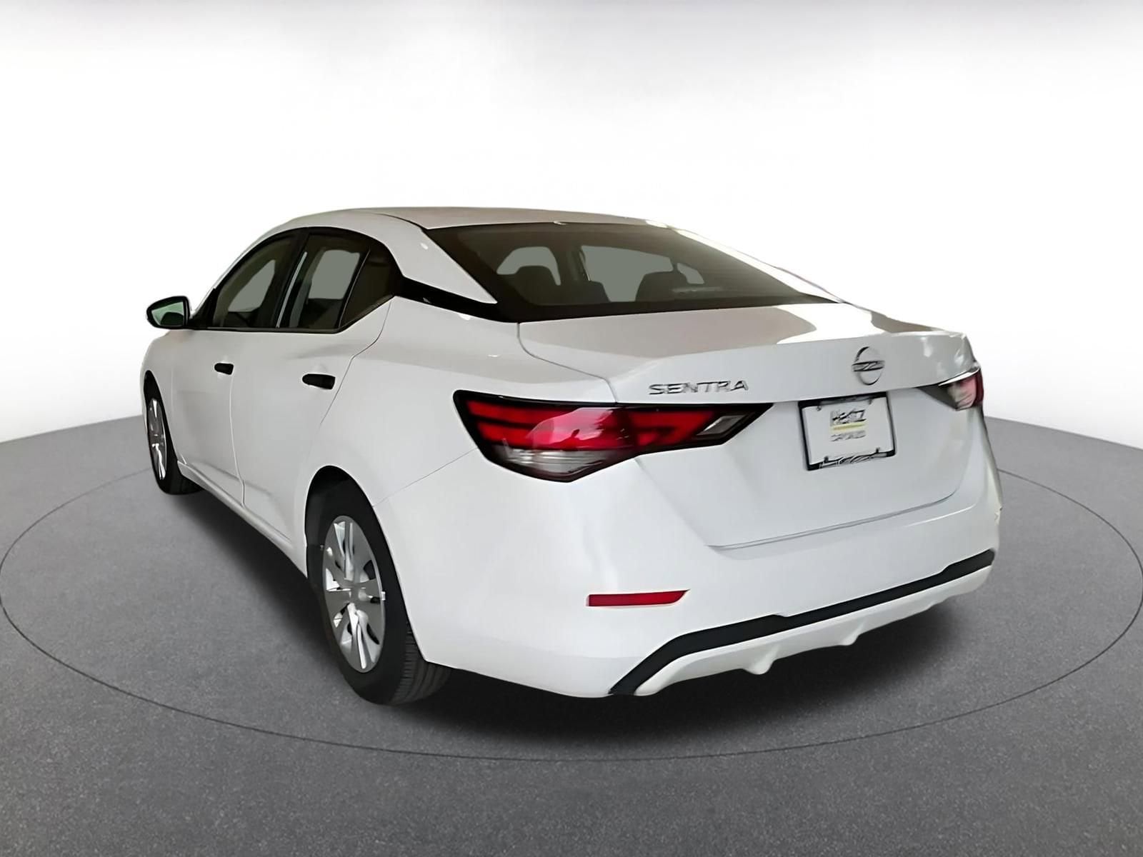 Thumbnail: 2025 Nissan Sentra - 10