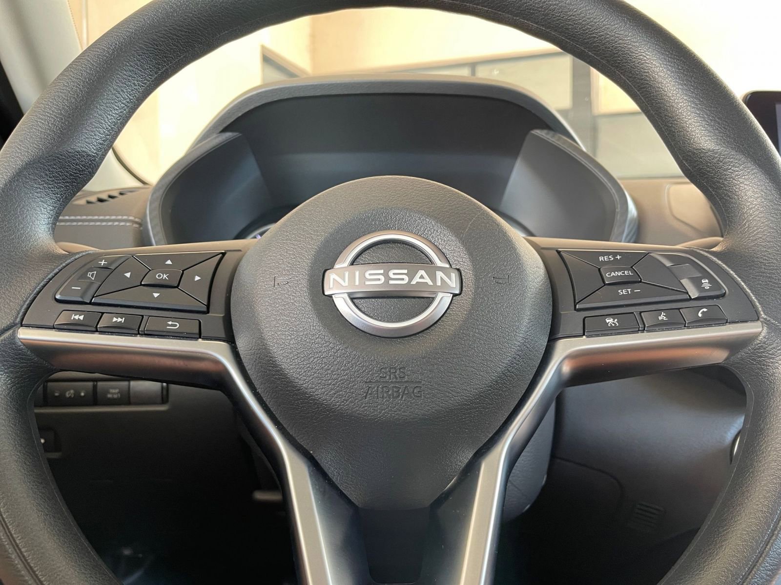 Thumbnail: 2025 Nissan Sentra - 25