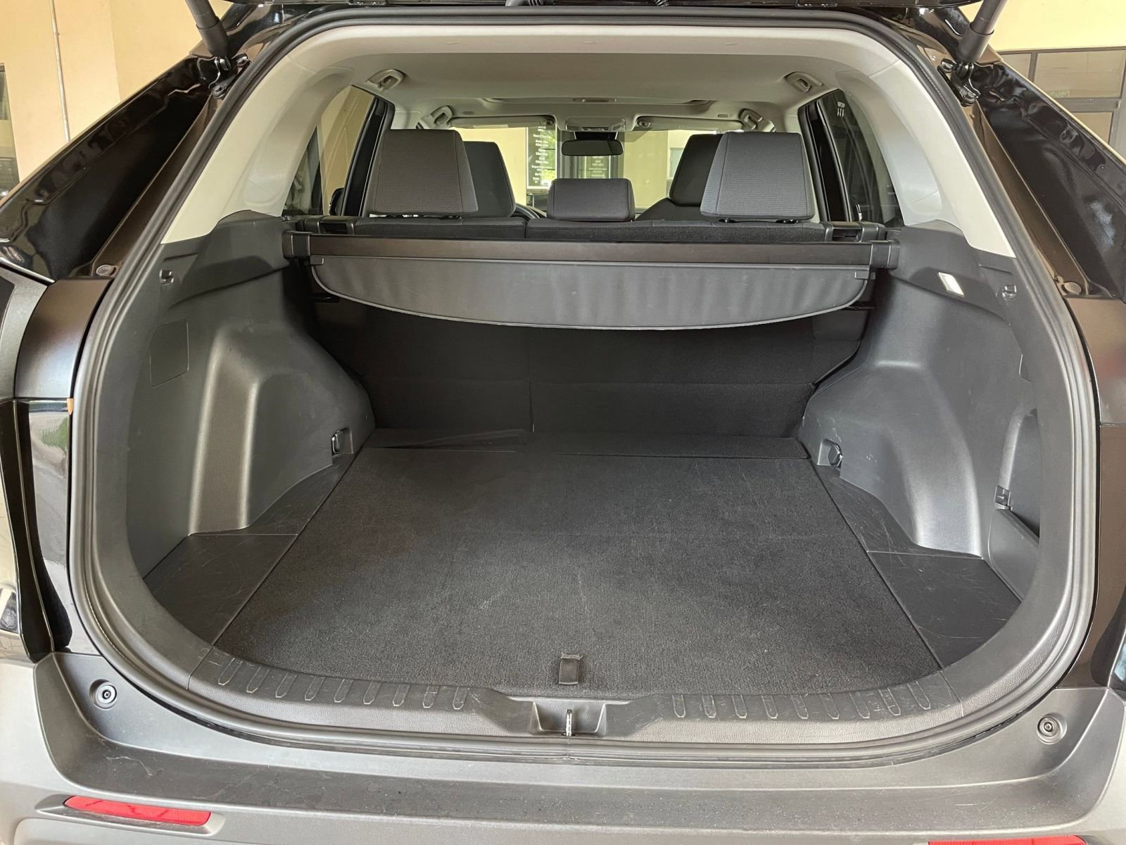 Thumbnail: 2025 Toyota RAV4 - 32