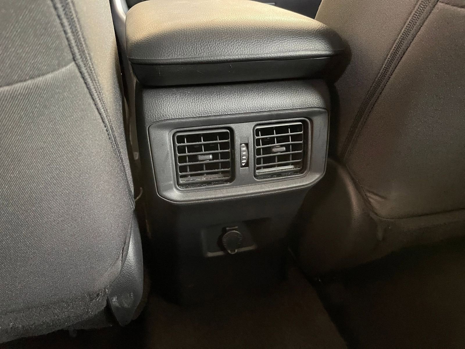 Thumbnail: 2025 Toyota RAV4 - 34