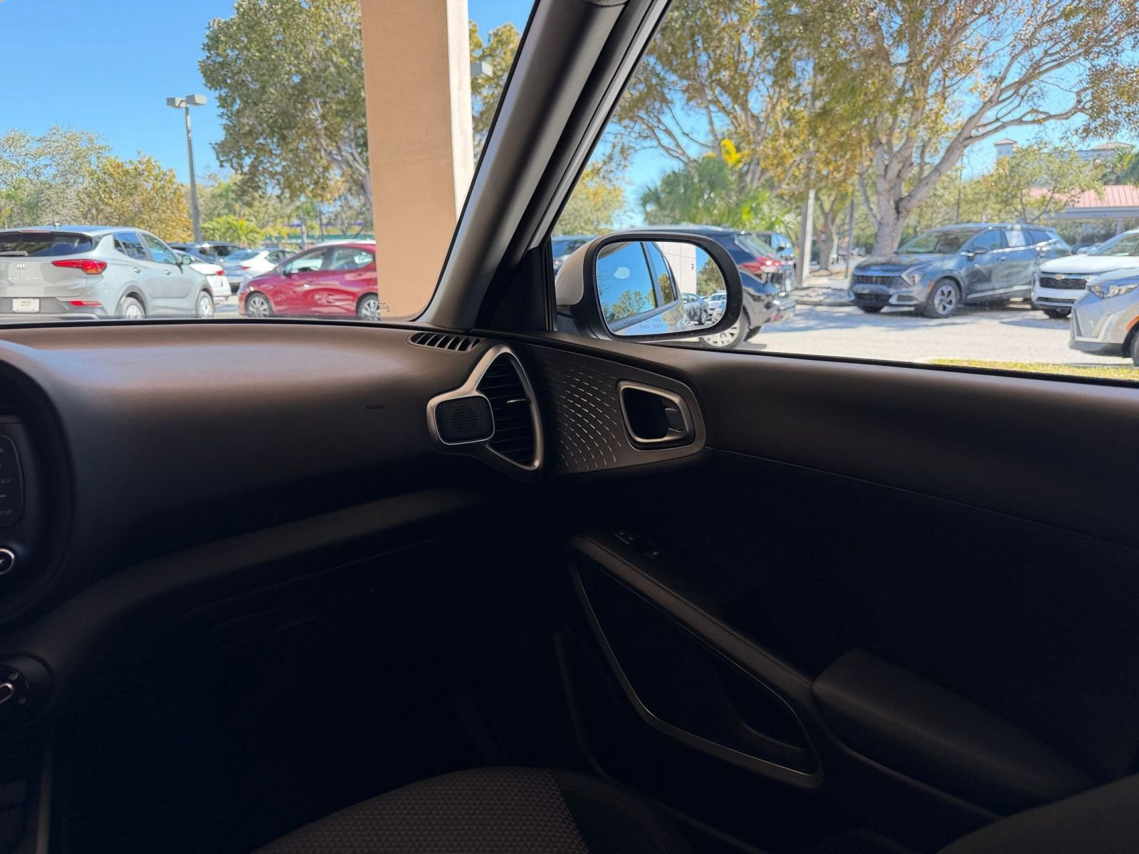 Thumbnail: 2025 Kia Soul - 30