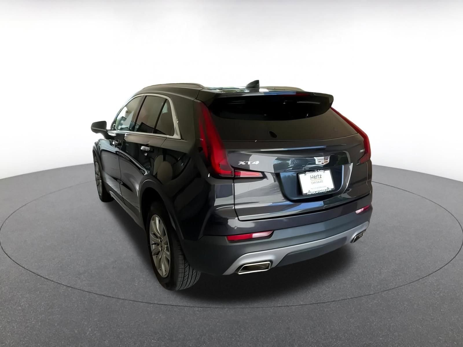 Thumbnail: 2023 Cadillac XT4 - 11