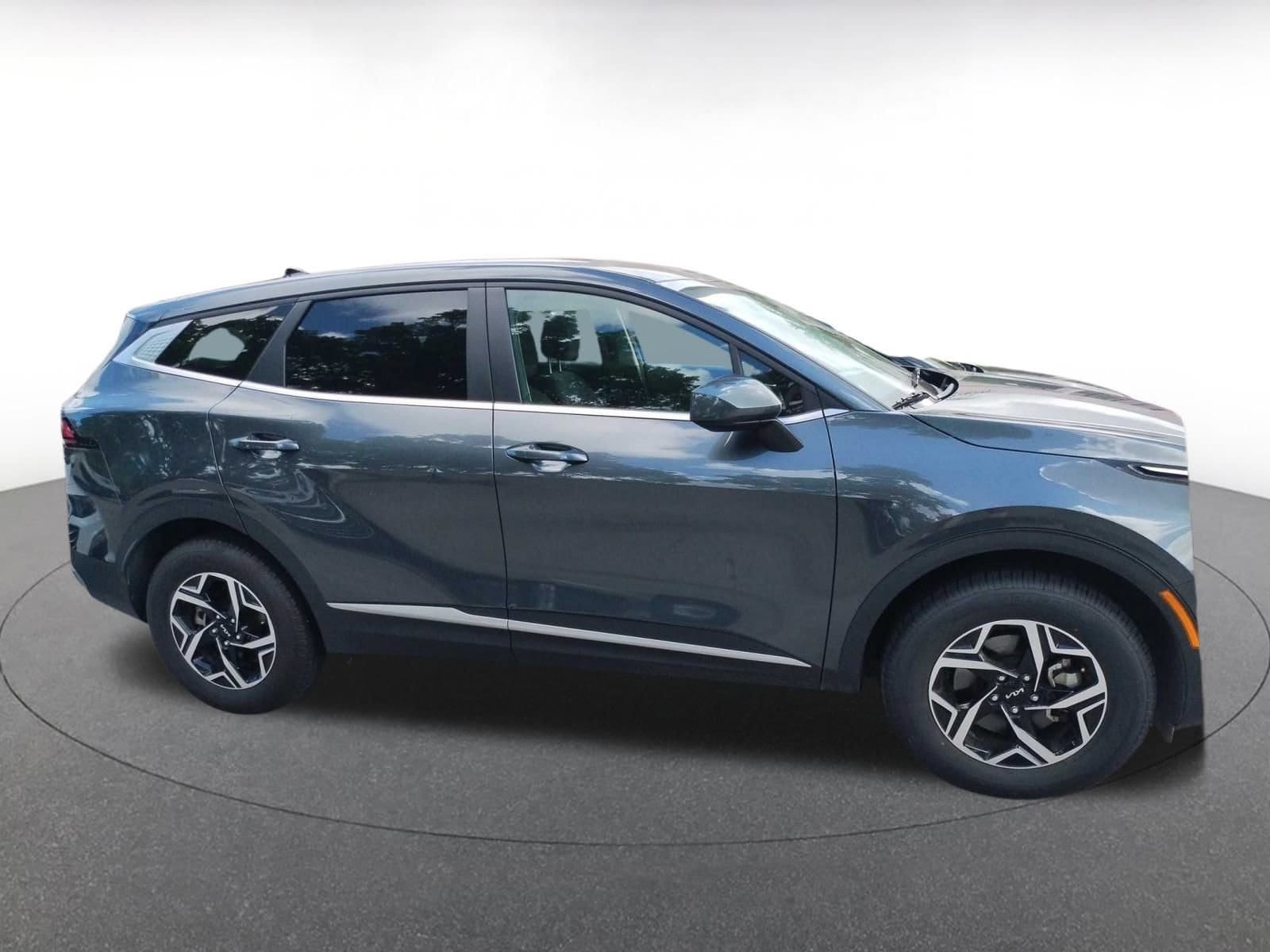 2023 Kia Sportage LX 8