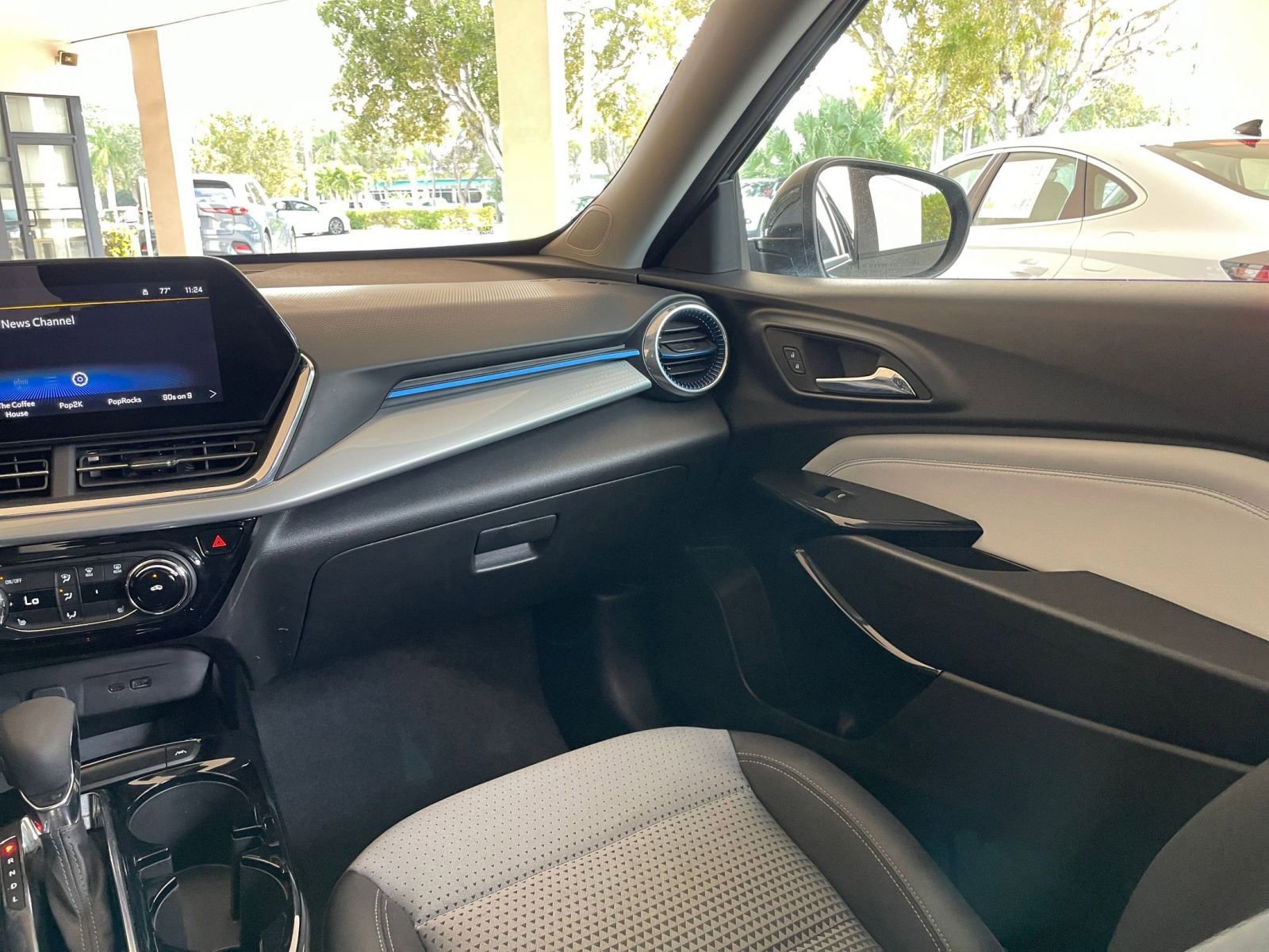 Thumbnail: 2025 Chevrolet Trax - 30