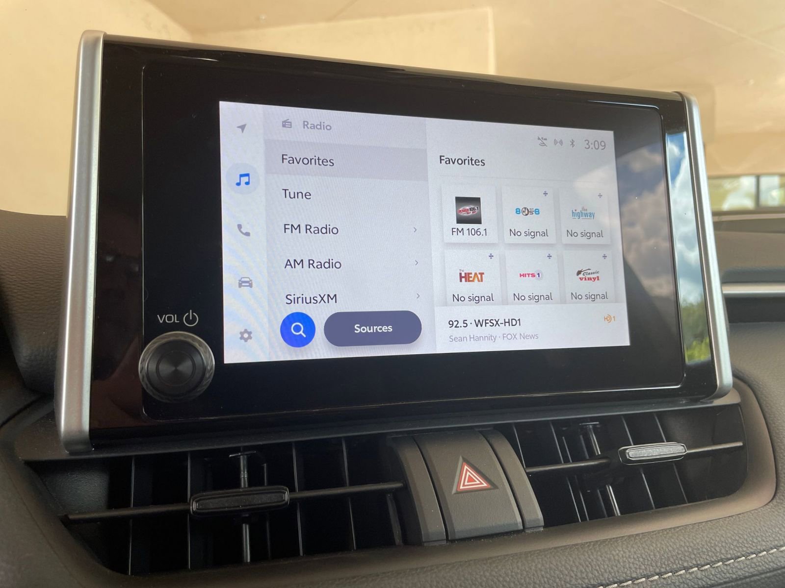 Thumbnail: 2025 Toyota RAV4 - 21