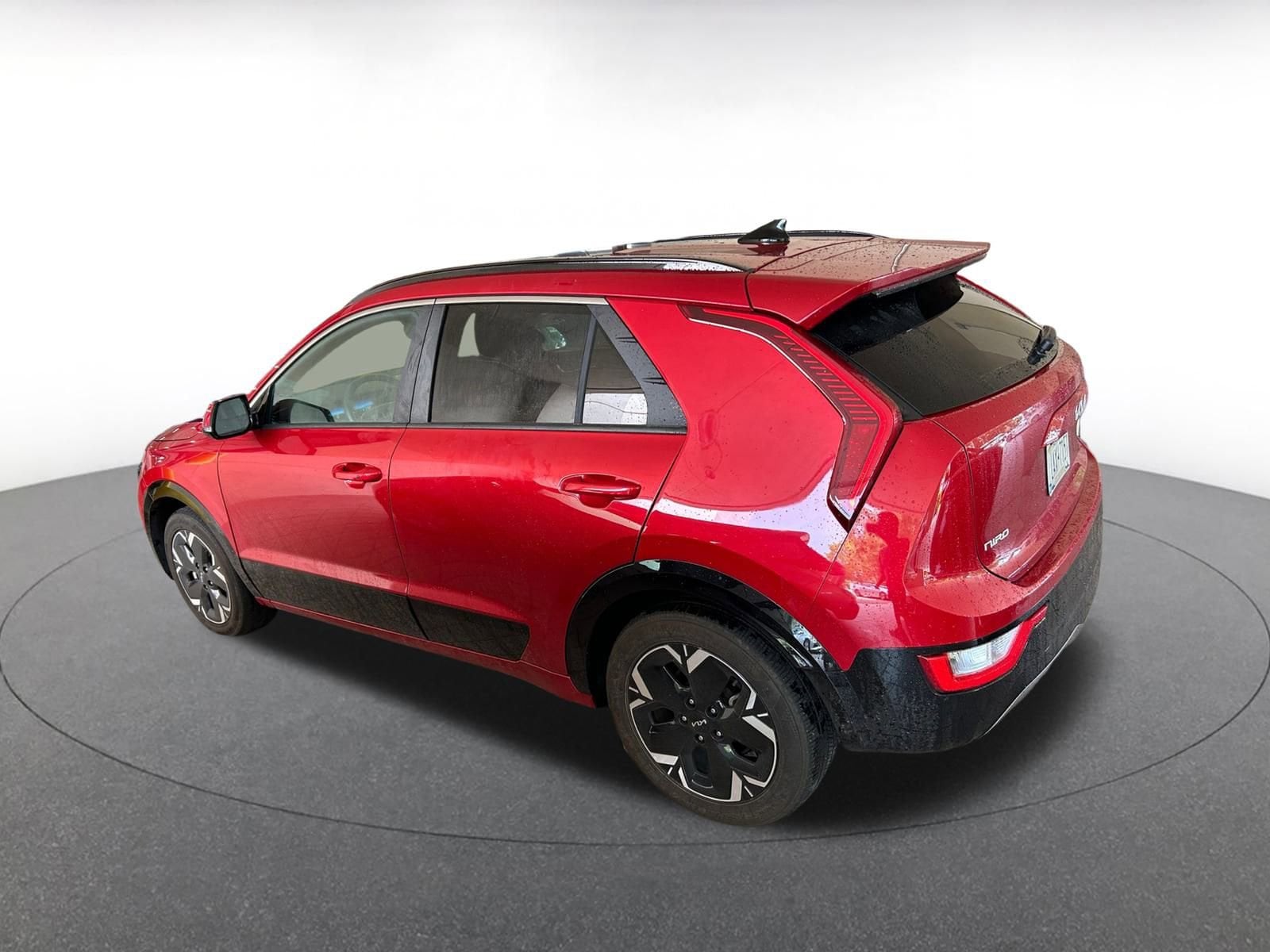 Thumbnail: 2023 Kia Niro - 5