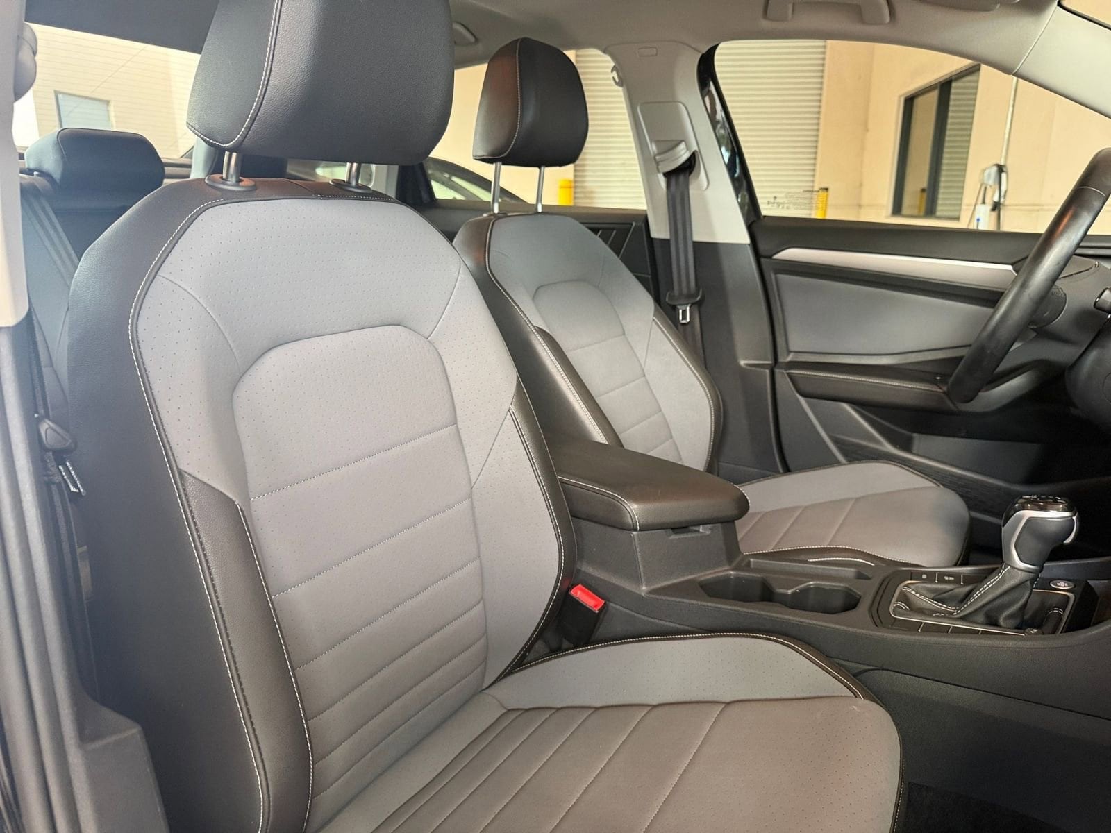 Thumbnail: 2025 Volkswagen Jetta - 30