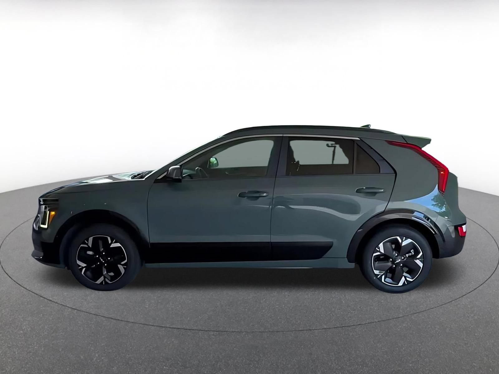 Thumbnail: 2024 Kia Niro - 8