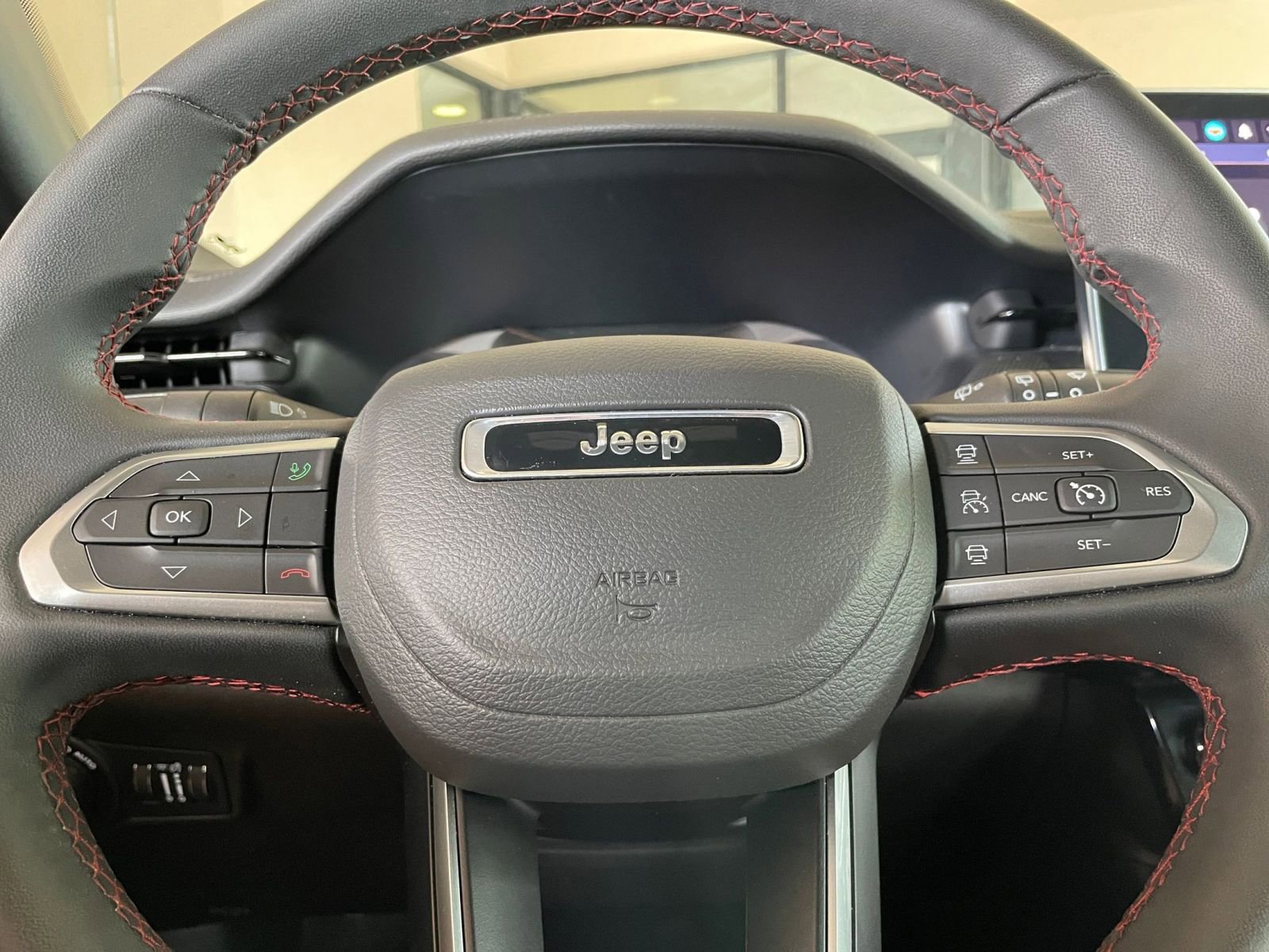 Thumbnail: 2025 Jeep Compass - 27