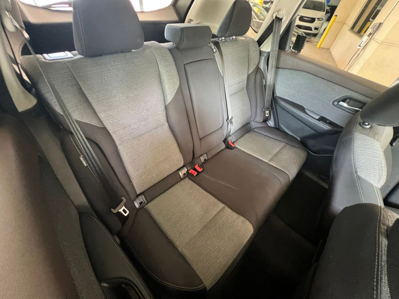 2023 Nissan Rogue SV 27