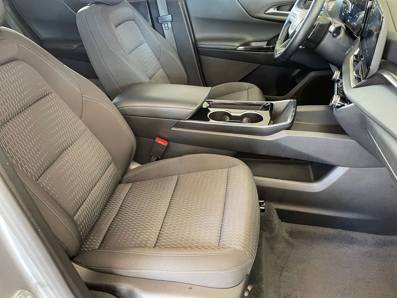 Thumbnail: 2025 Chevrolet Equinox - 35