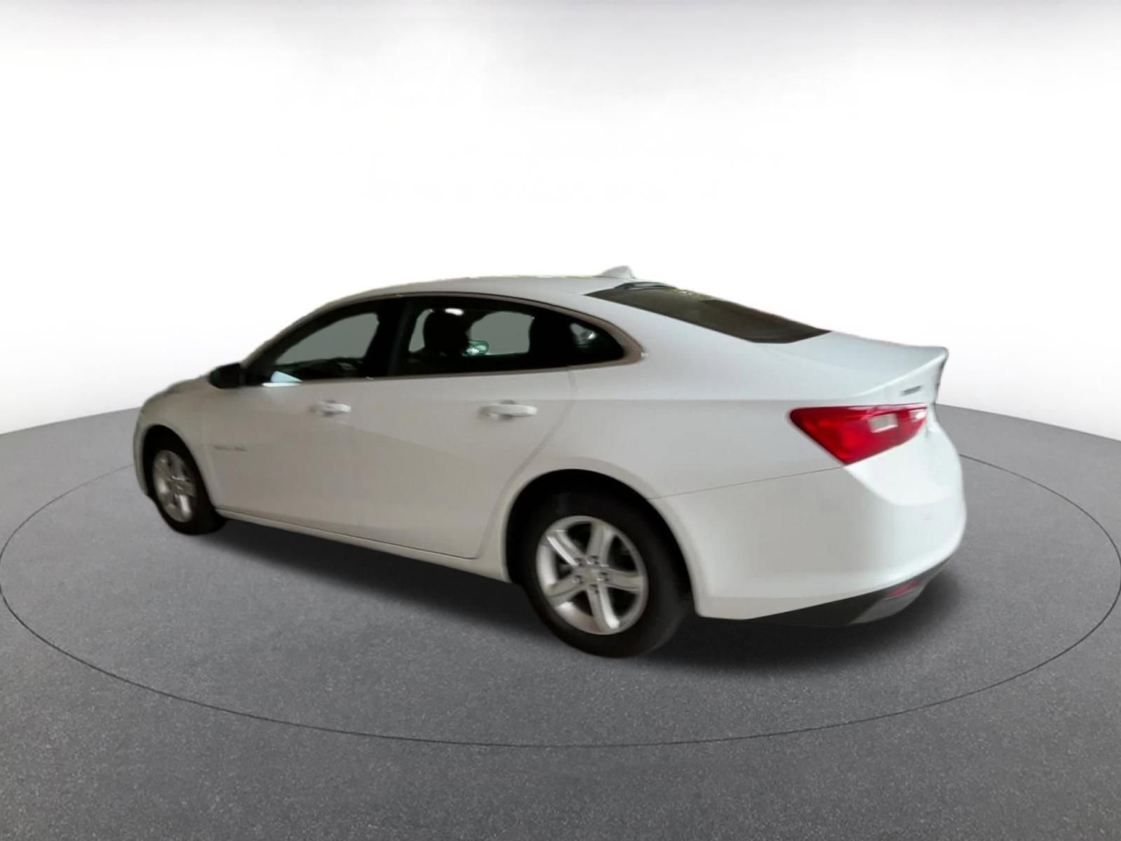 Thumbnail: 2023 Chevrolet Malibu - 10