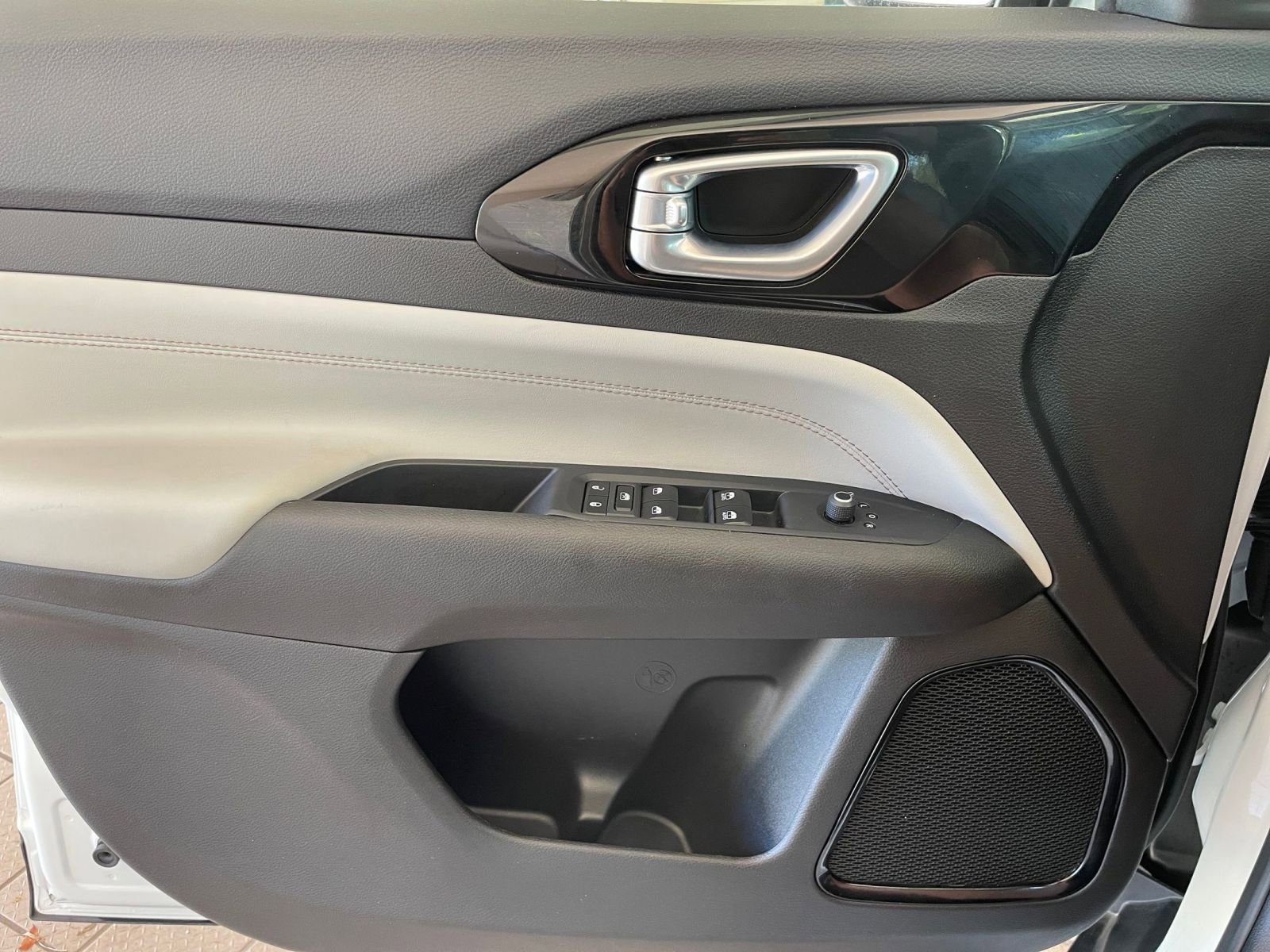 Thumbnail: 2025 Jeep Compass - 20