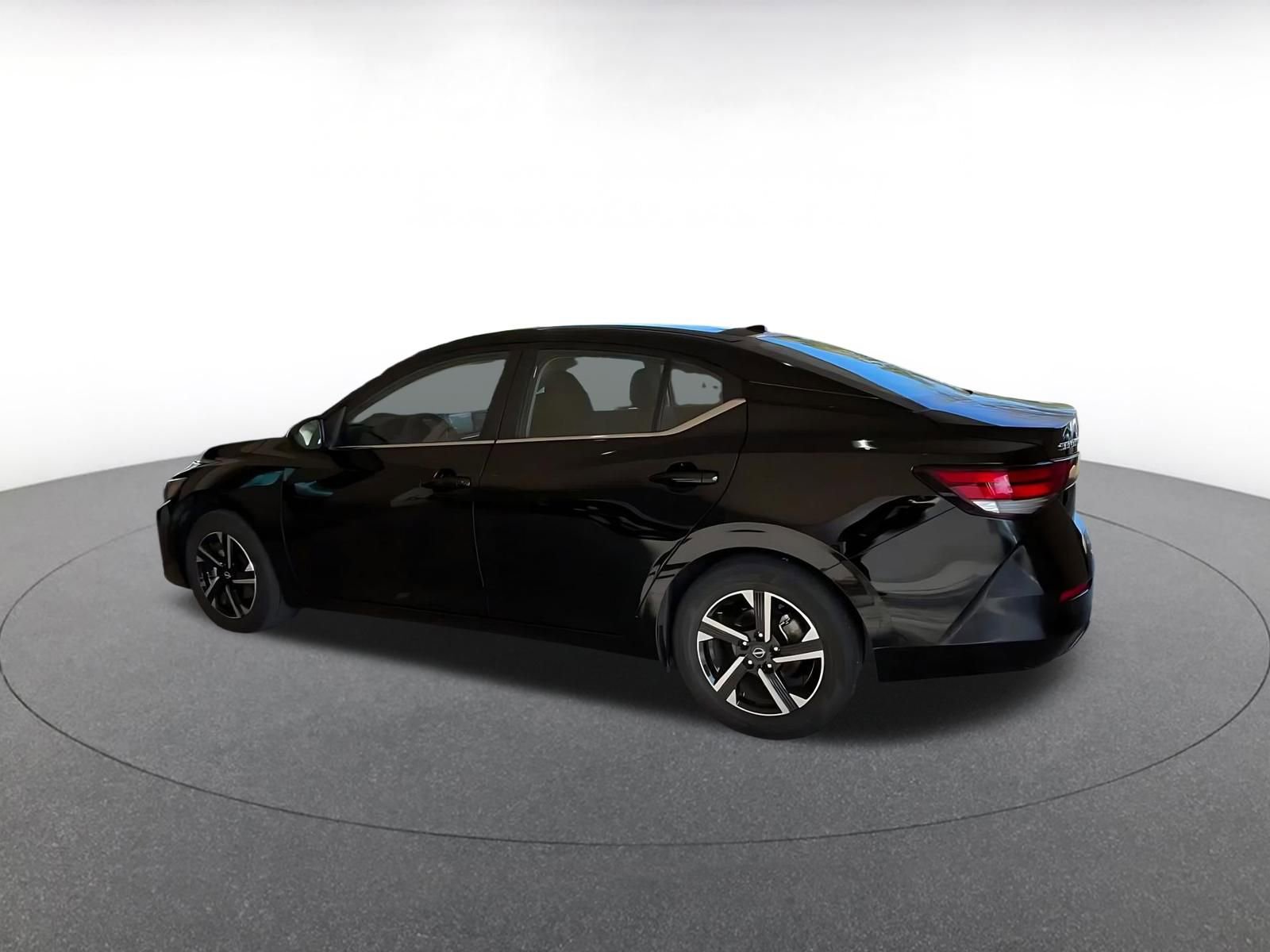 Thumbnail: 2025 Nissan Sentra - 10