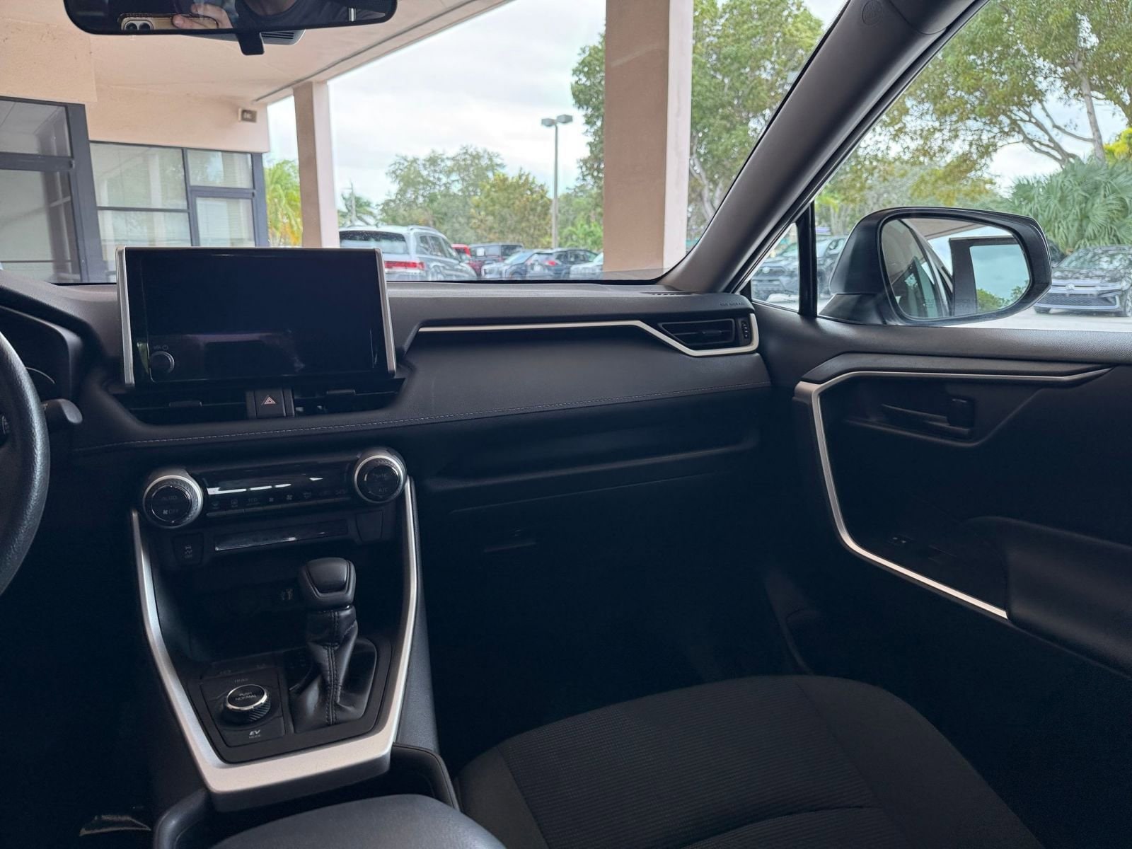 Thumbnail: 2025 Toyota RAV4 - 29