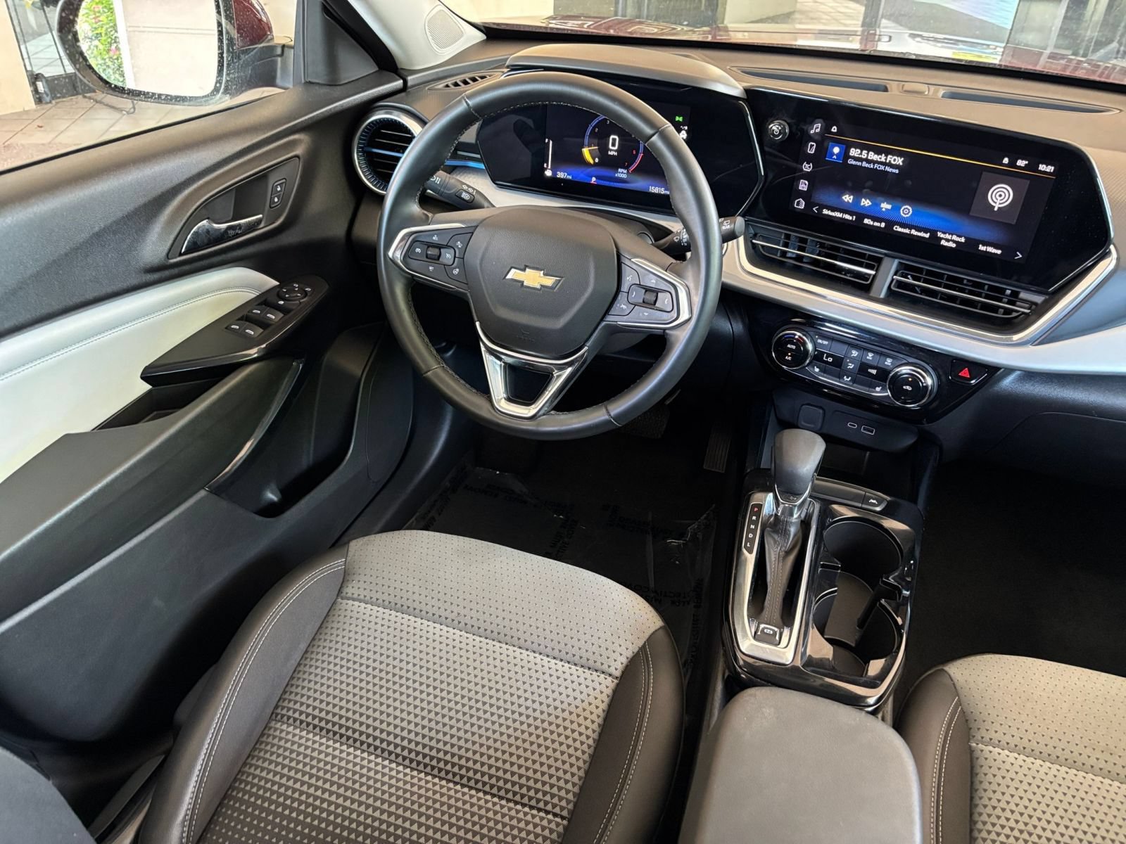 Thumbnail: 2025 Chevrolet Trax - 33