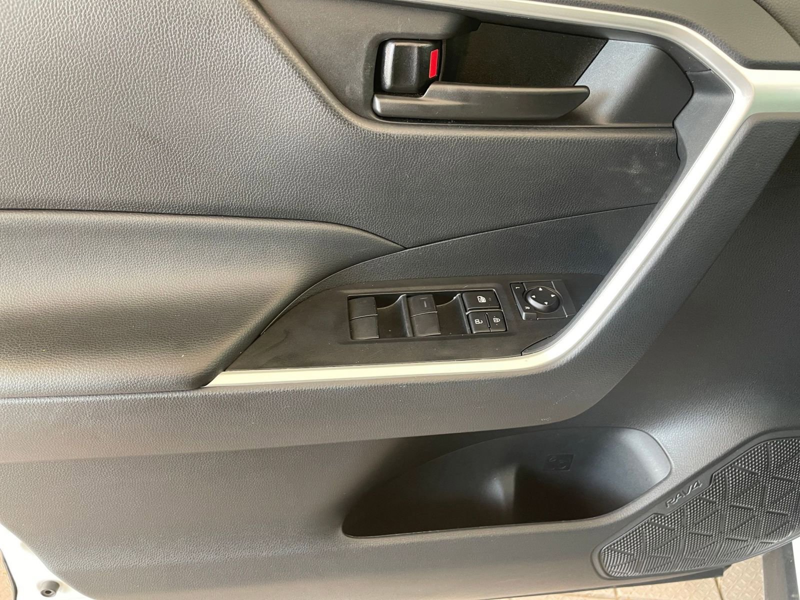 Thumbnail: 2025 Toyota RAV4 - 20