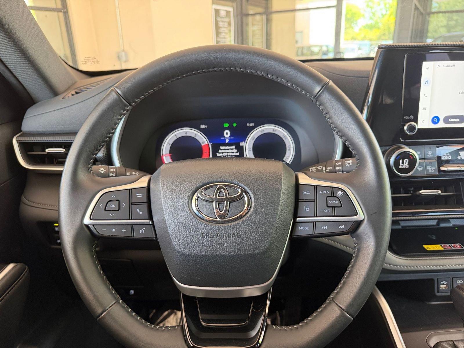 Thumbnail: 2025 Toyota Highlander - 29