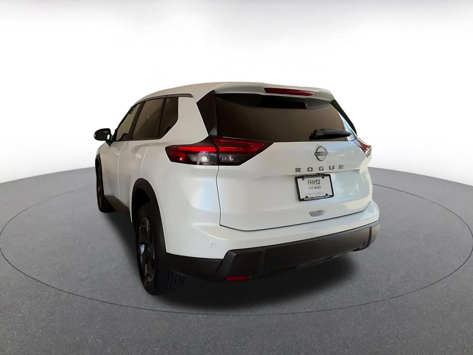 2025 Nissan Rogue SV - Photo 10