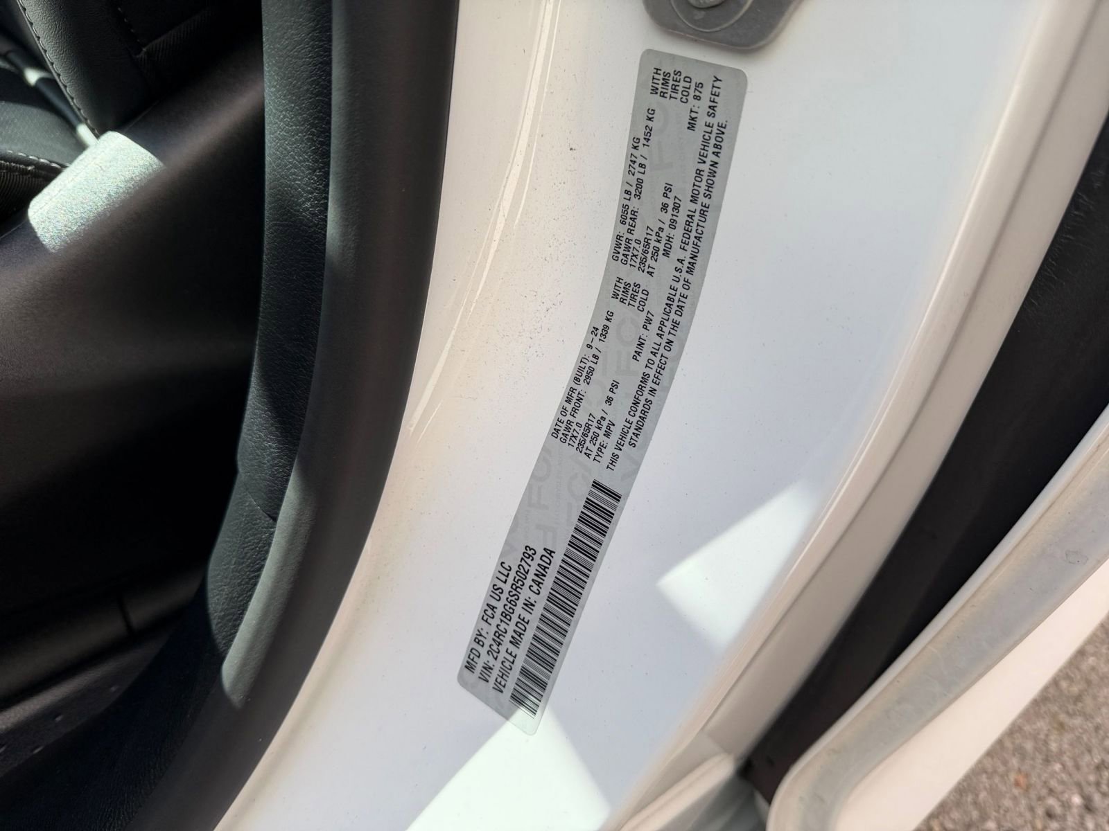 Thumbnail: 2025 Chrysler Pacifica - 24