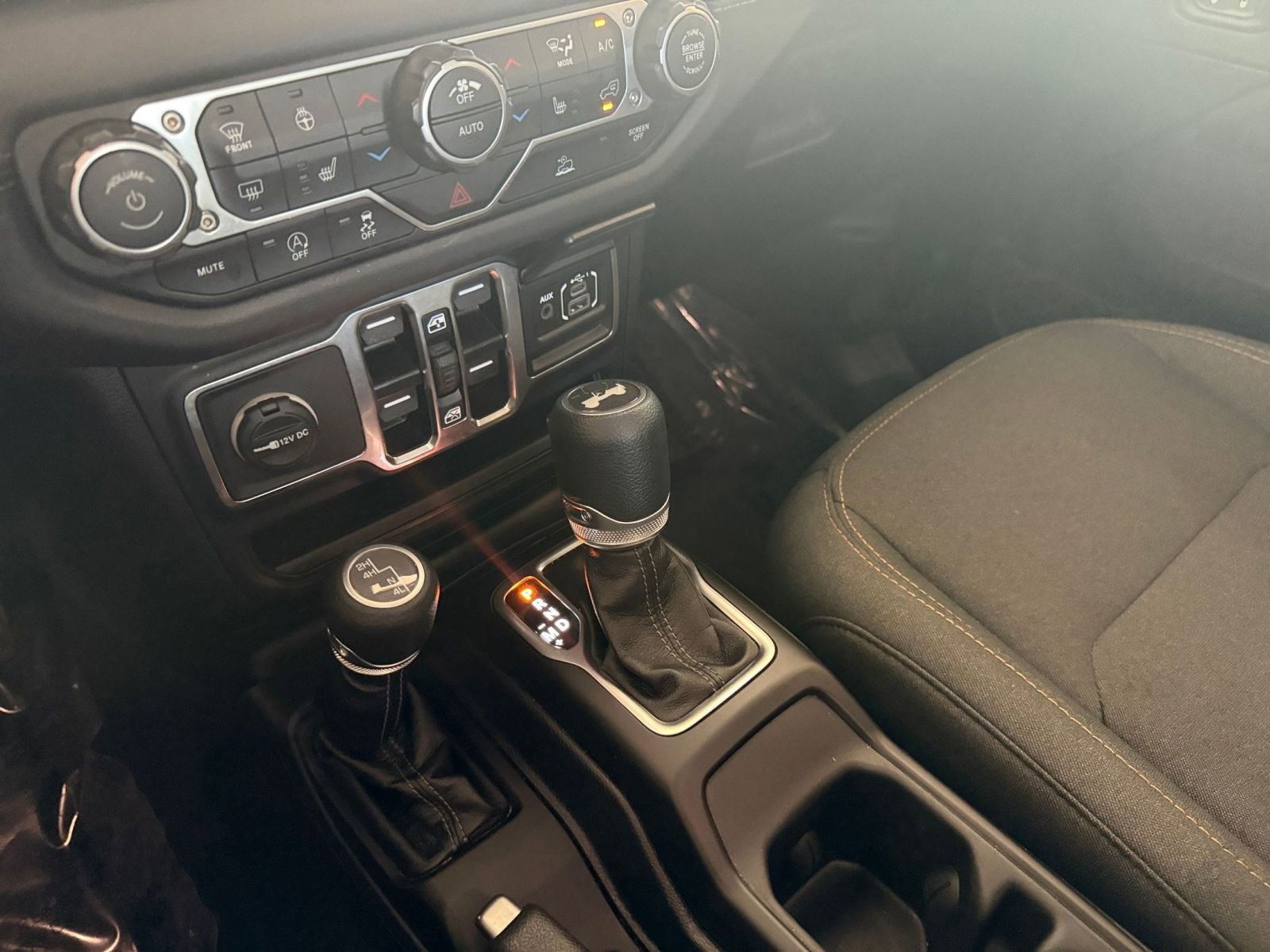 Thumbnail: 2025 Jeep Wrangler - 35