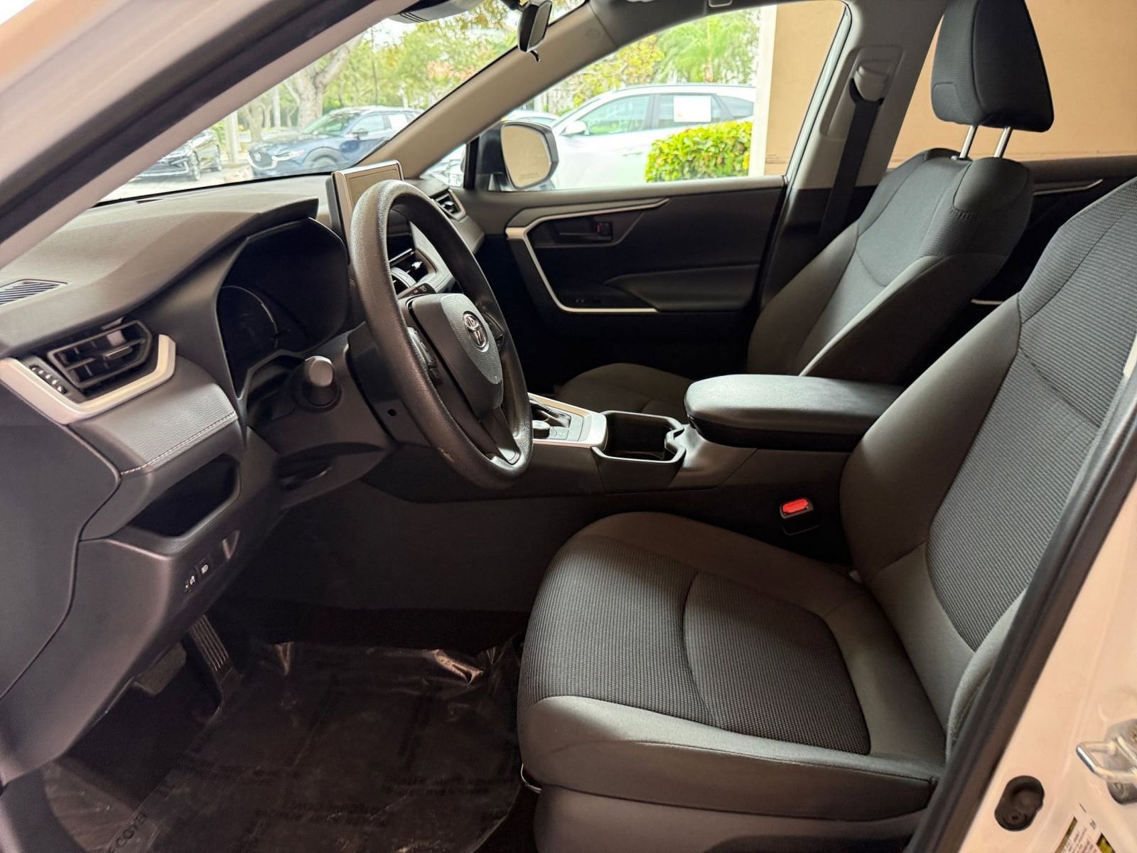 Thumbnail: 2025 Toyota RAV4 - 21