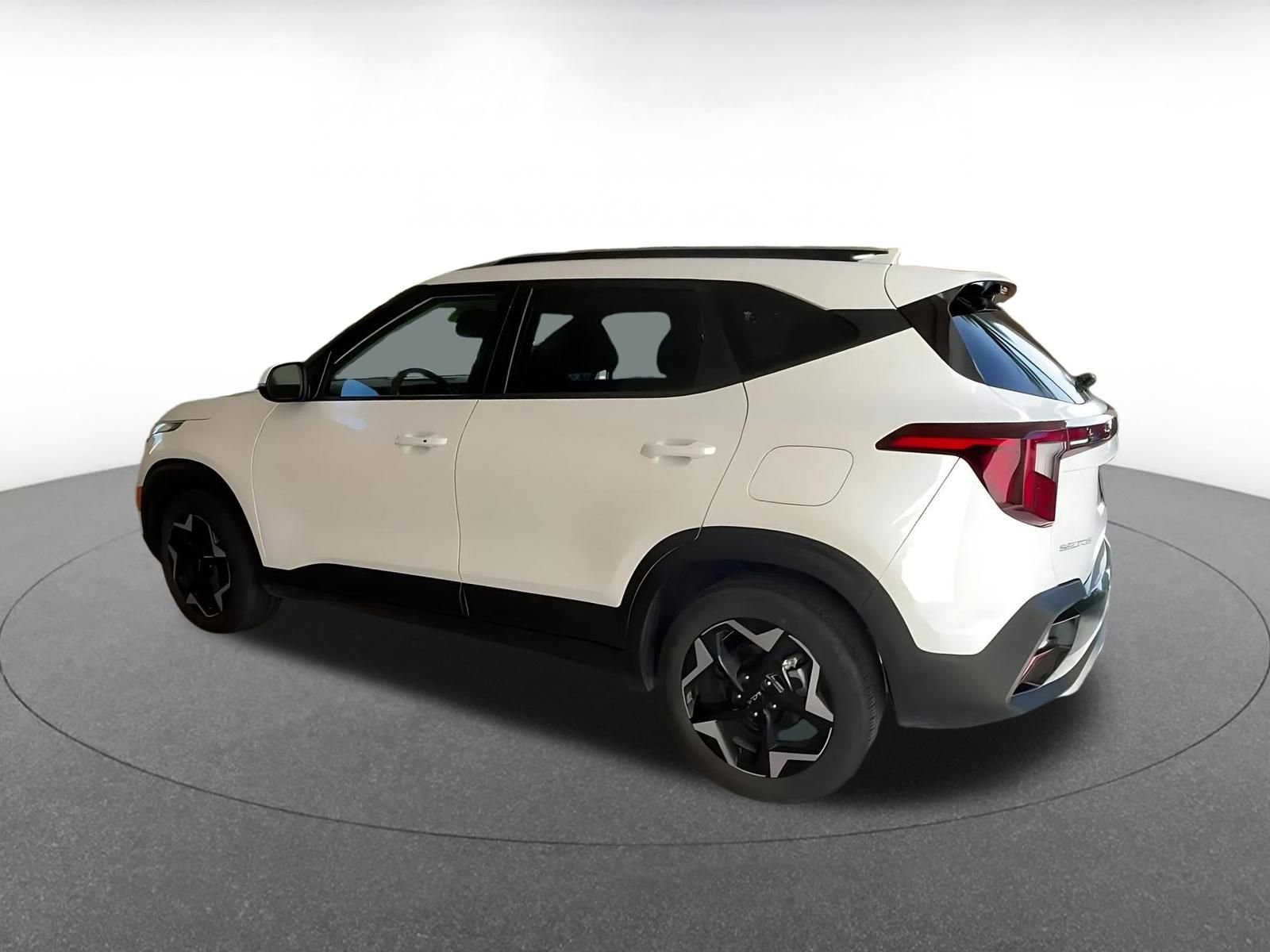 Thumbnail: 2025 Kia Seltos - 10