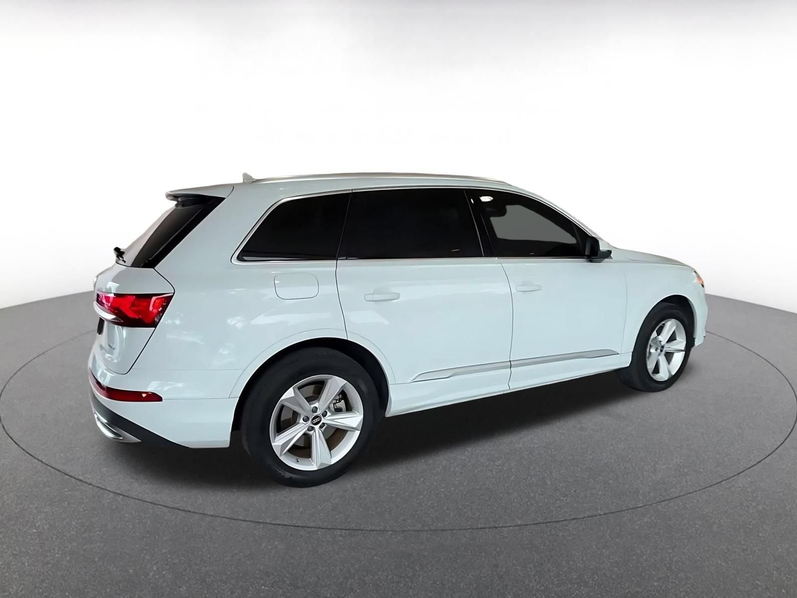 Thumbnail: 2022 Audi Q7 - 15